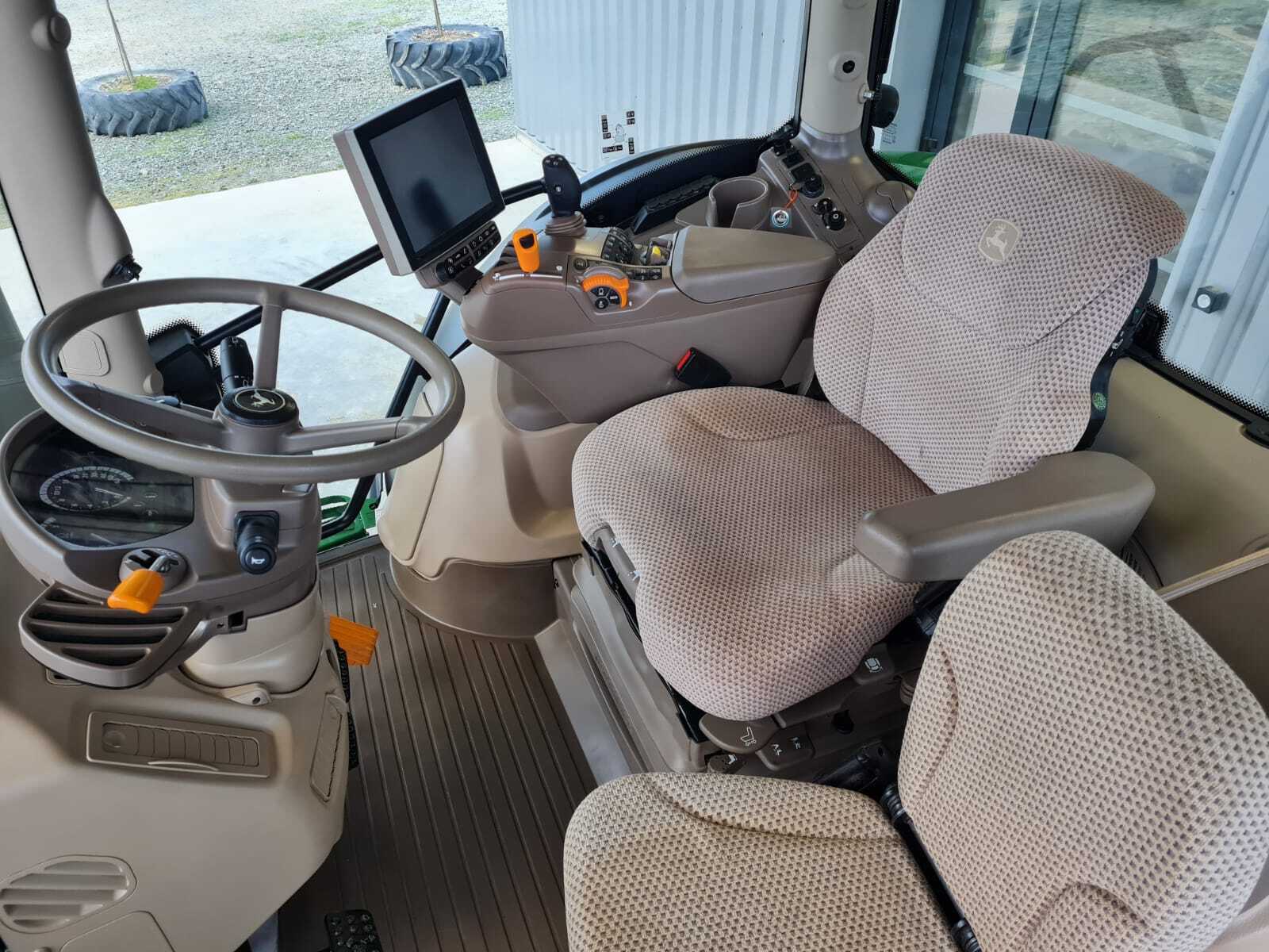 JOHN DEERE 6195R