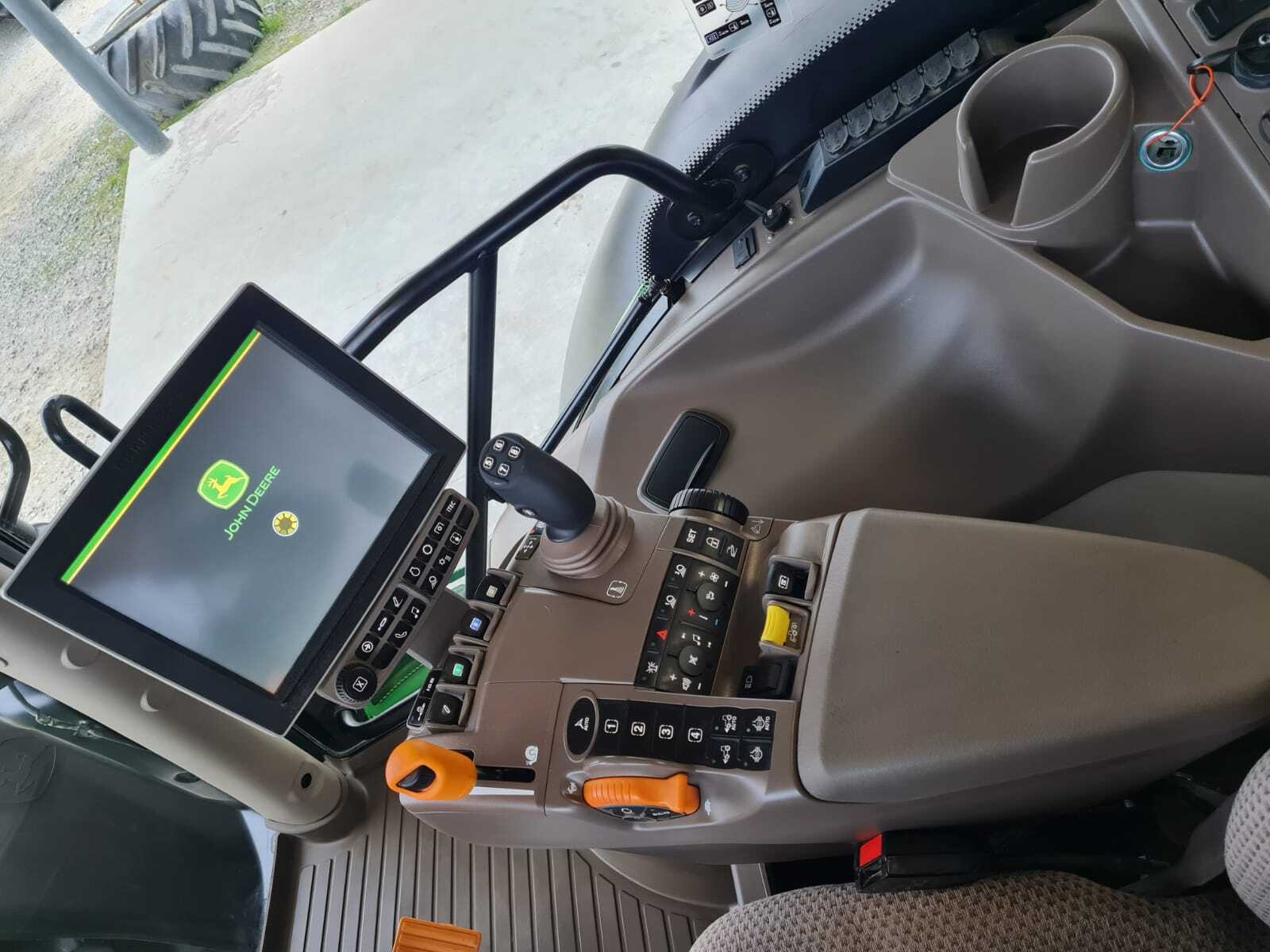 JOHN DEERE 6195R