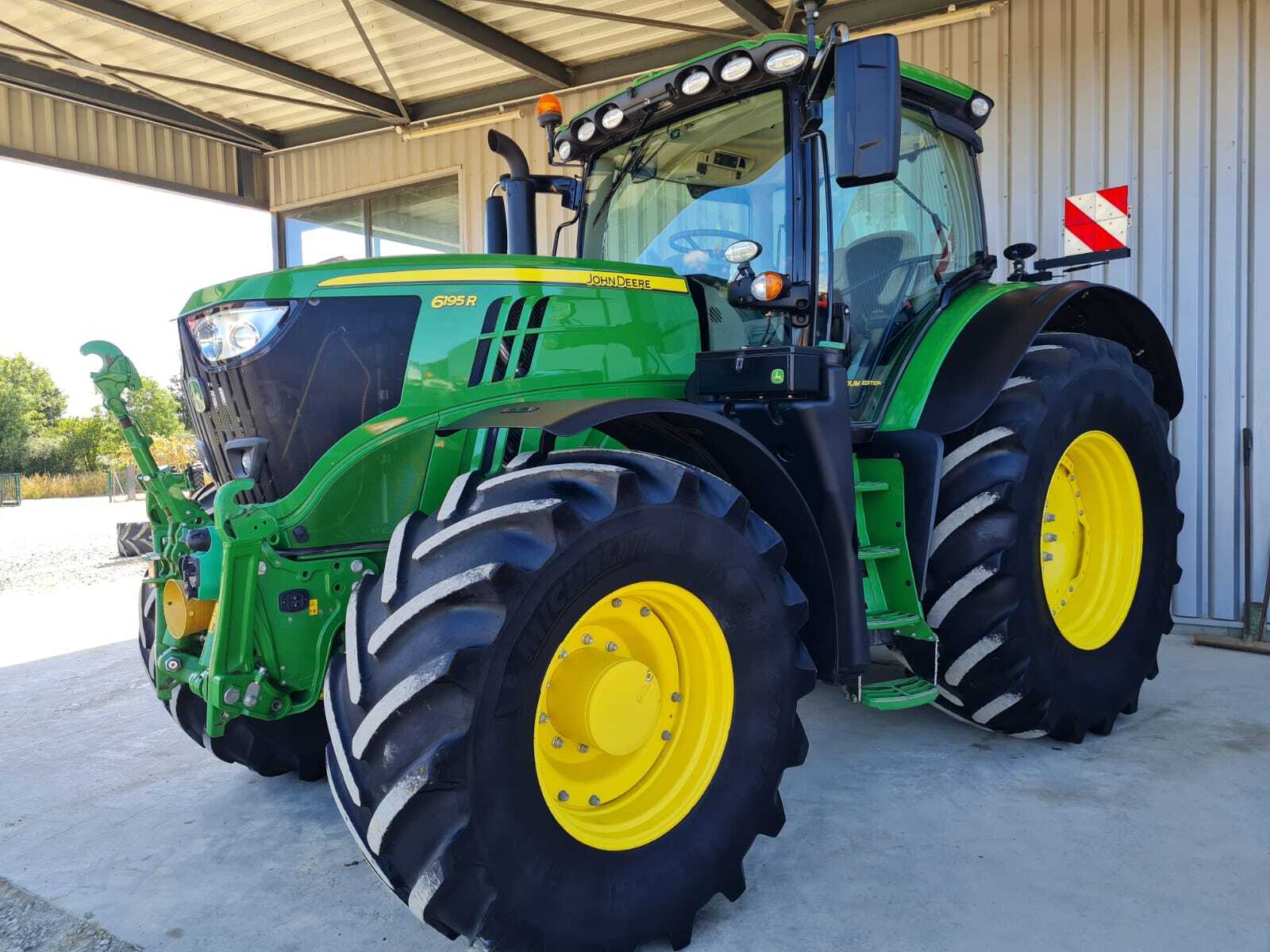 JOHN DEERE 6195R