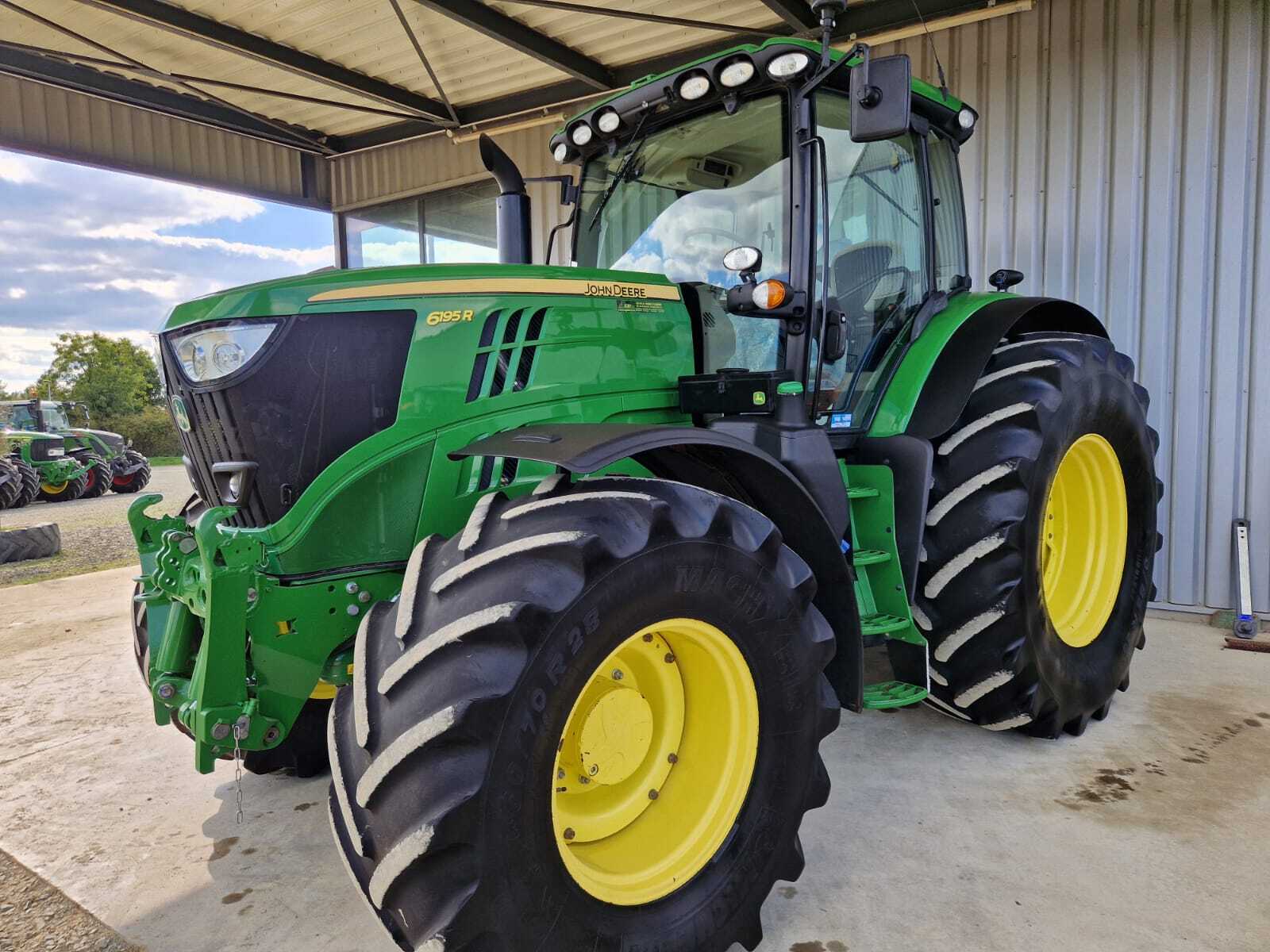 JOHN DEERE 6195R