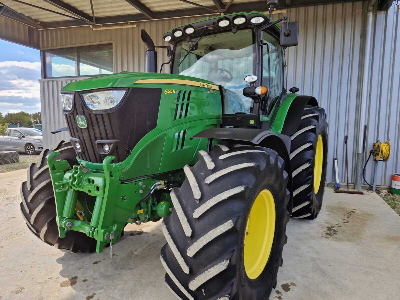 JOHN DEERE 6195R