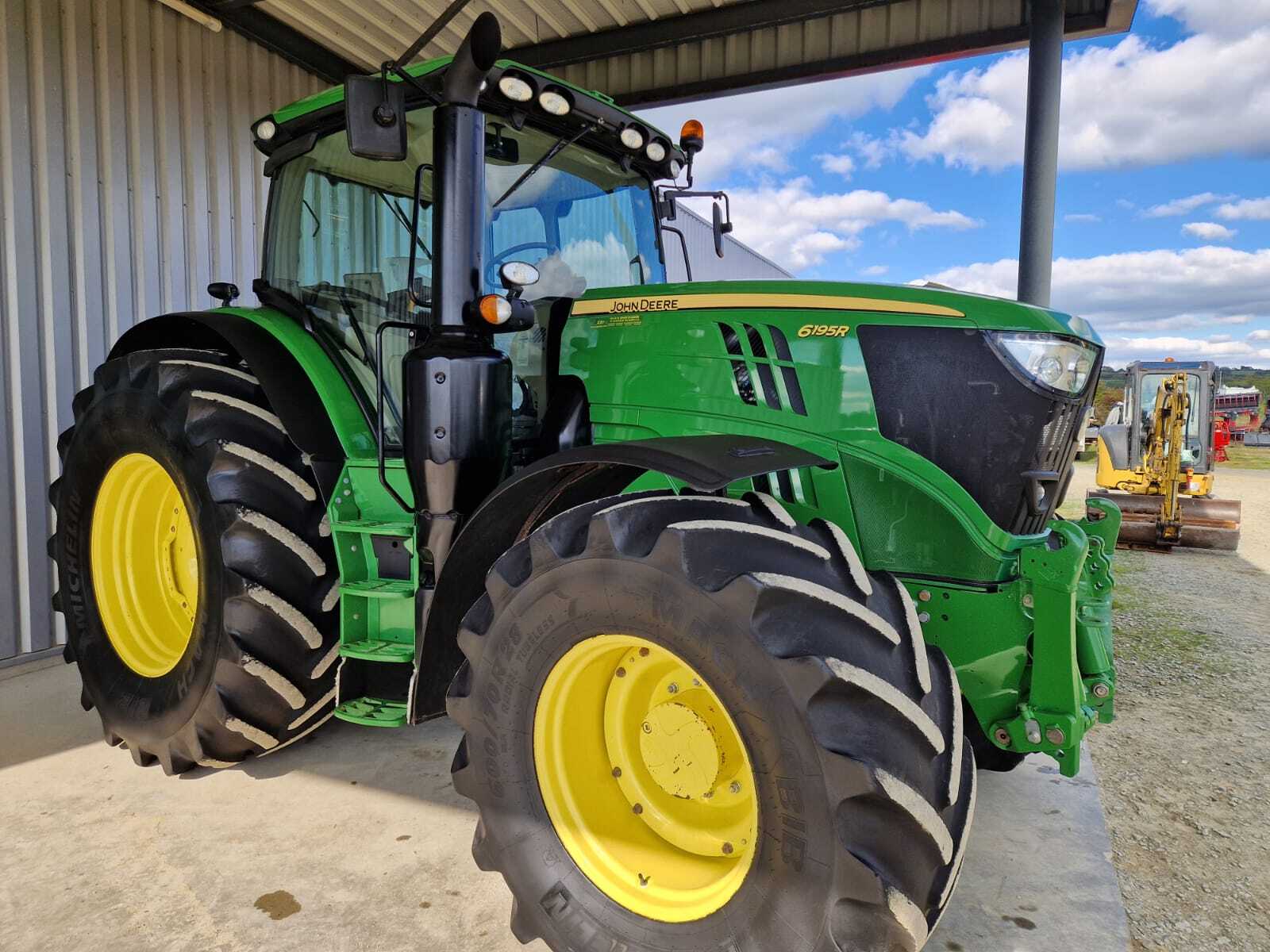 JOHN DEERE 6195R