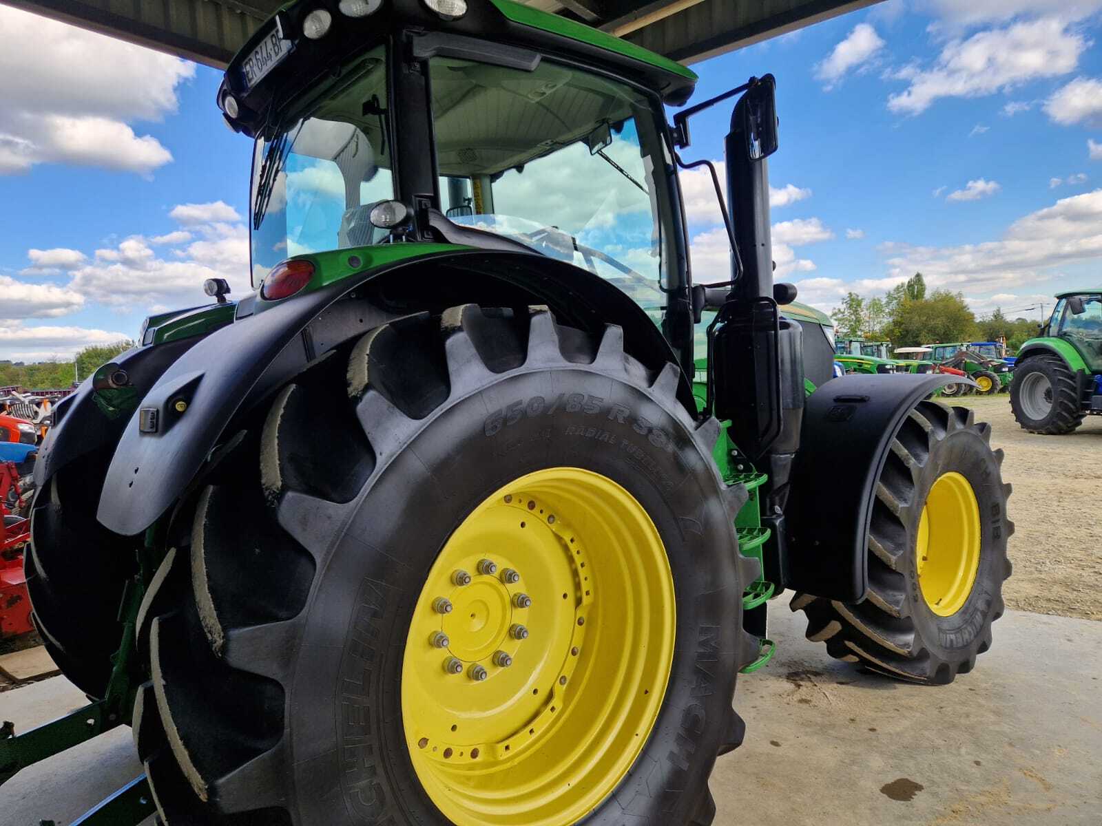 JOHN DEERE 6195R