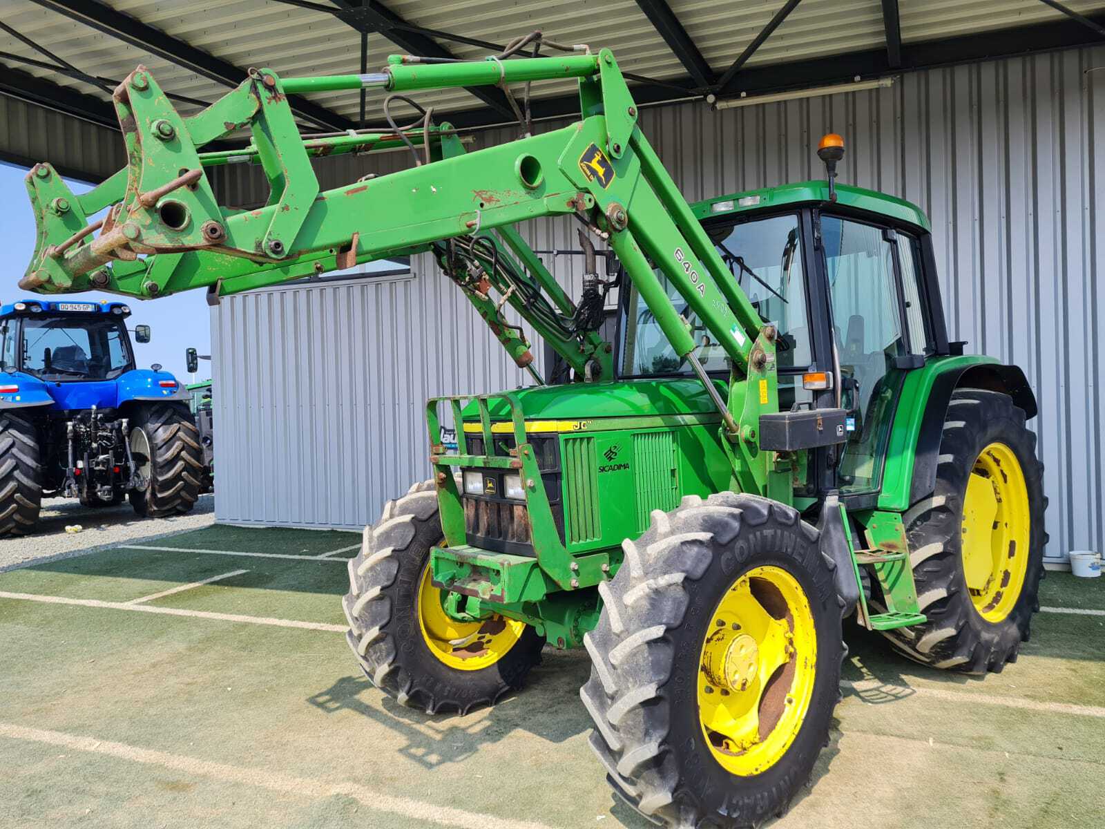 JOHN DEERE 6210