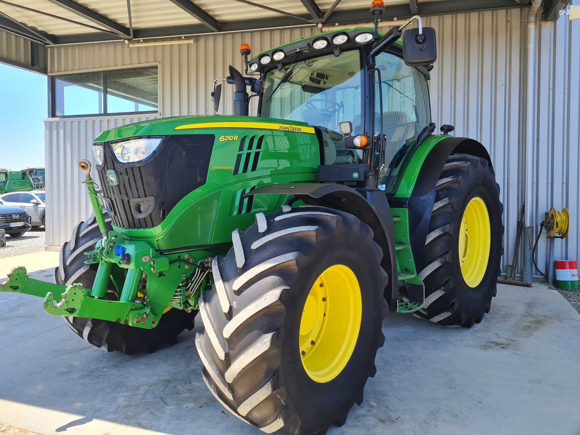 JOHN DEERE 6210R AP