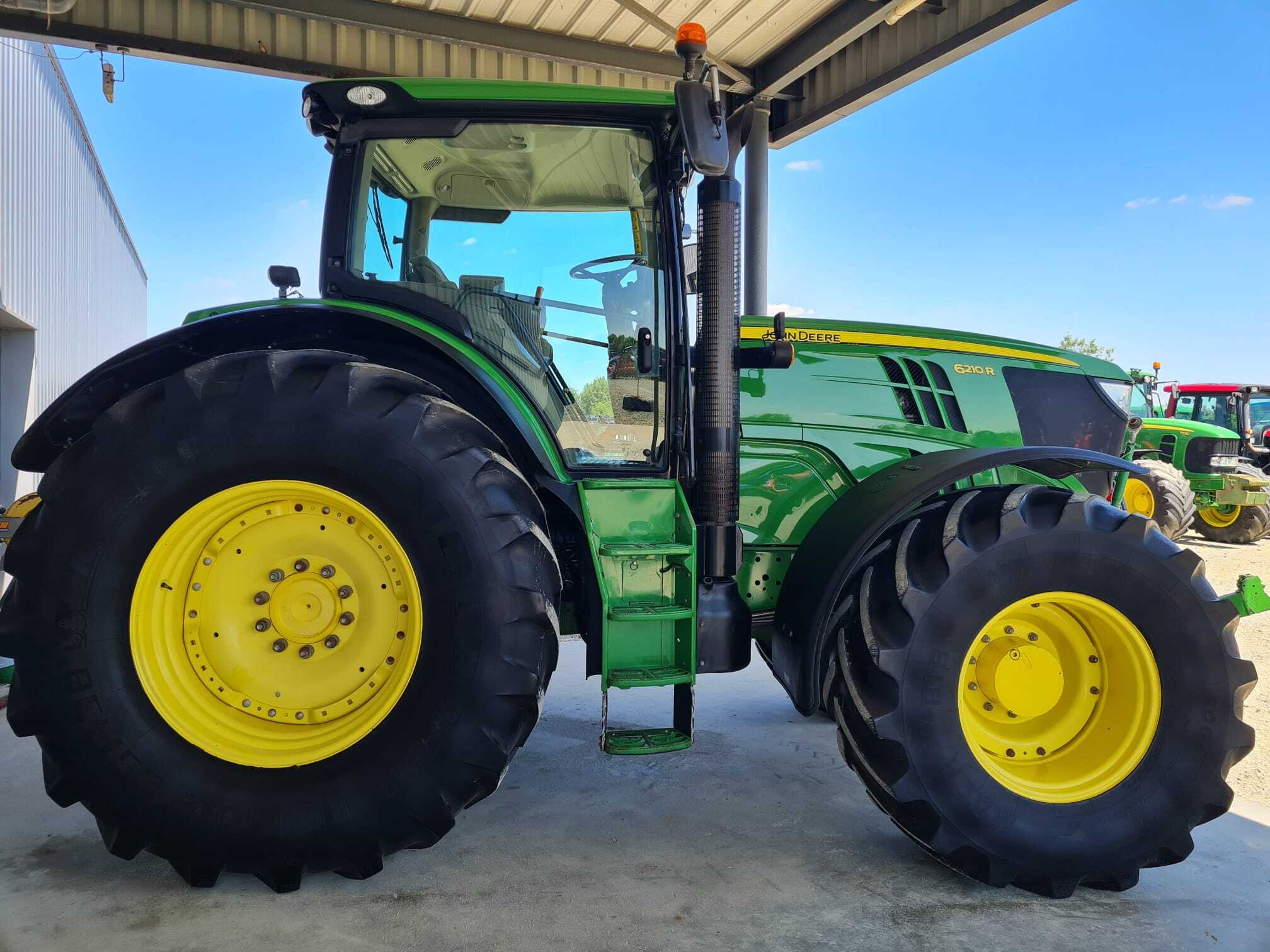 JOHN DEERE 6210R AP