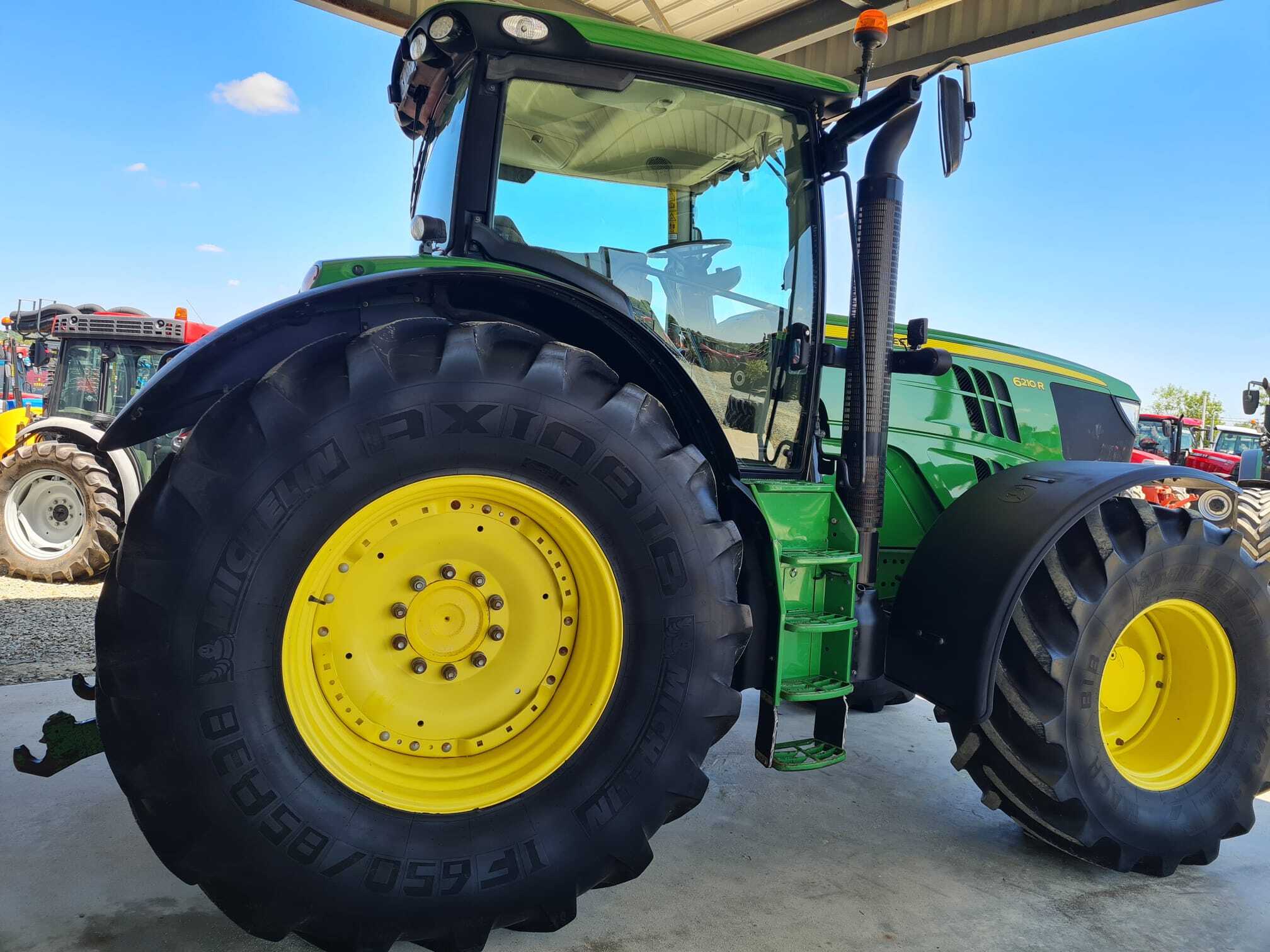 JOHN DEERE 6210R AP