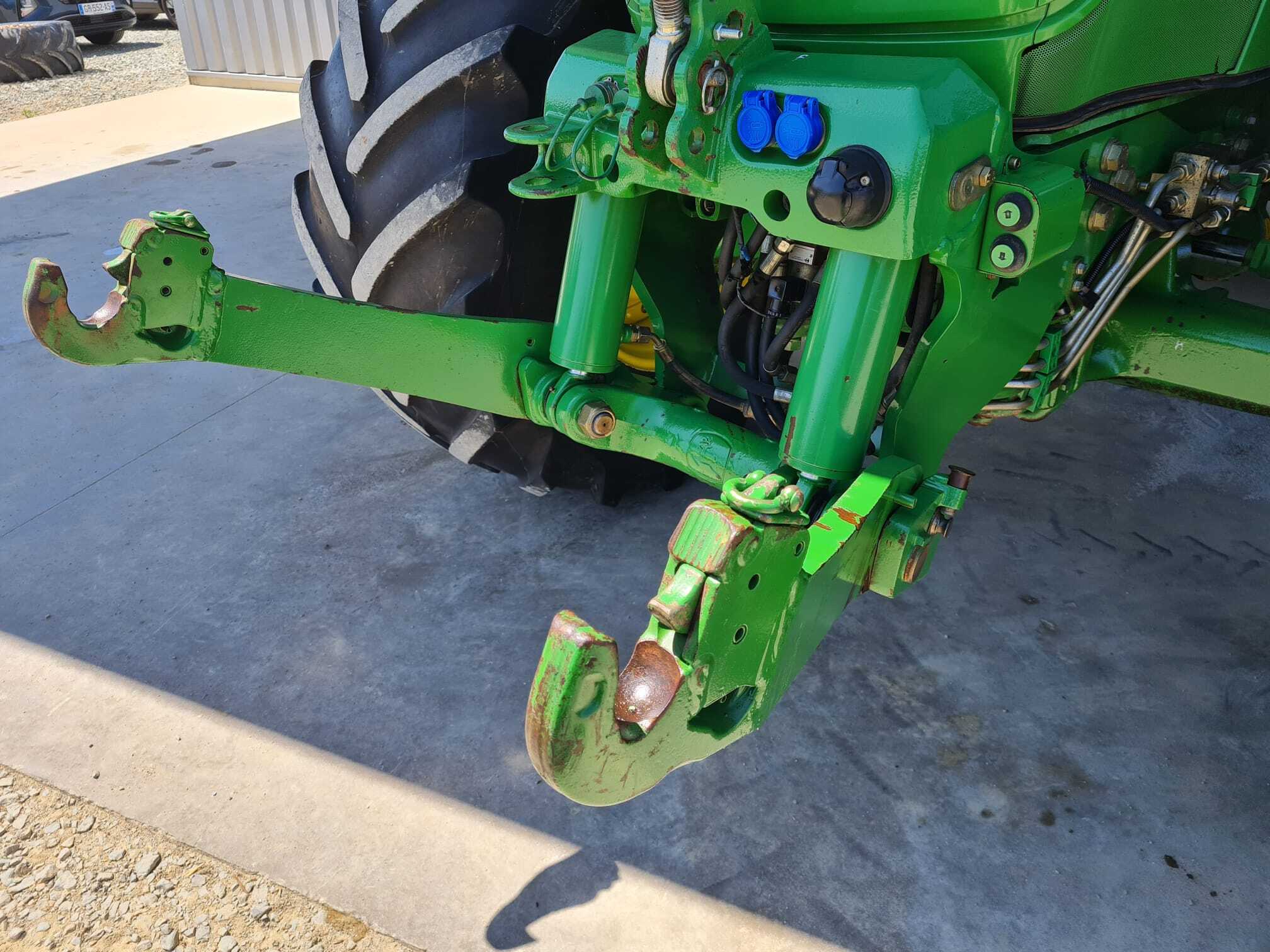 JOHN DEERE 6210R AP