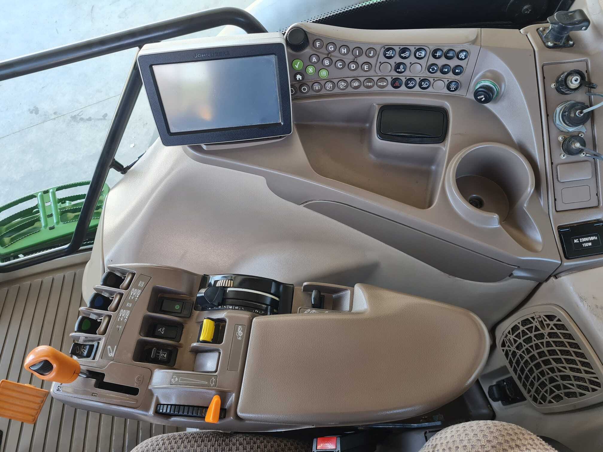 JOHN DEERE 6210R AP