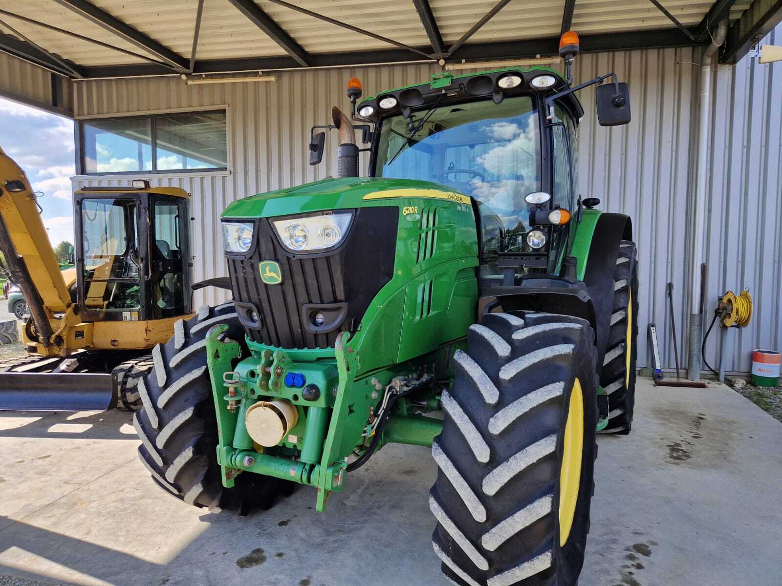 JOHN DEERE 6210R AP