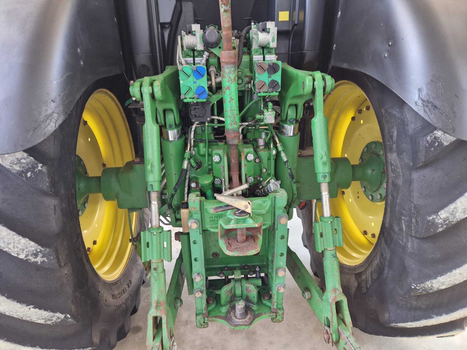 JOHN DEERE 6210R AP