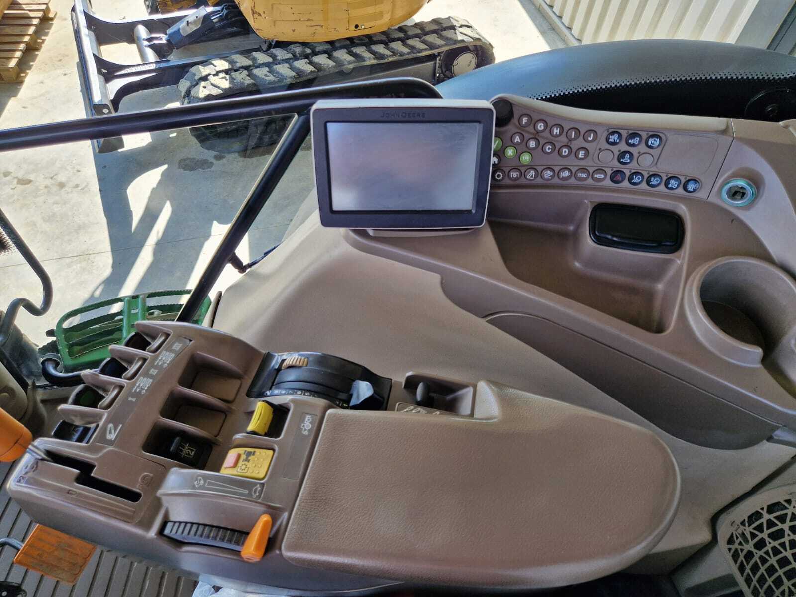 JOHN DEERE 6210R AP