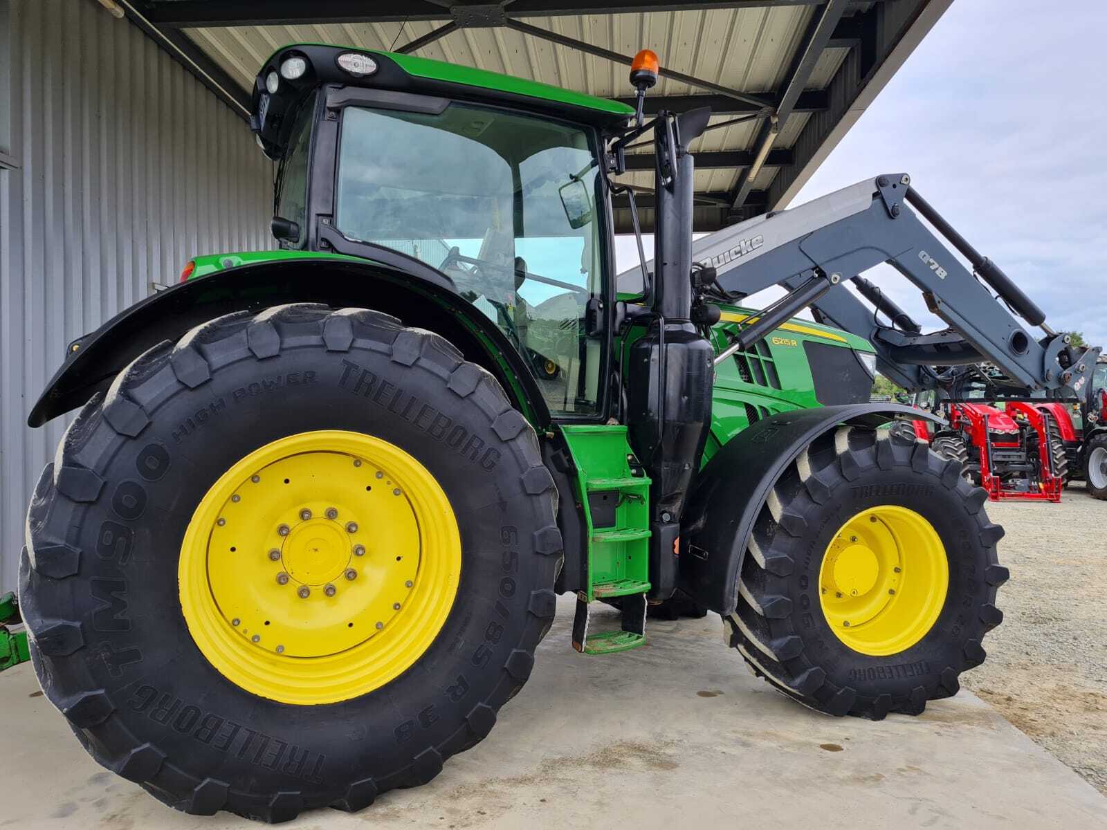 JOHN DEERE 6215R