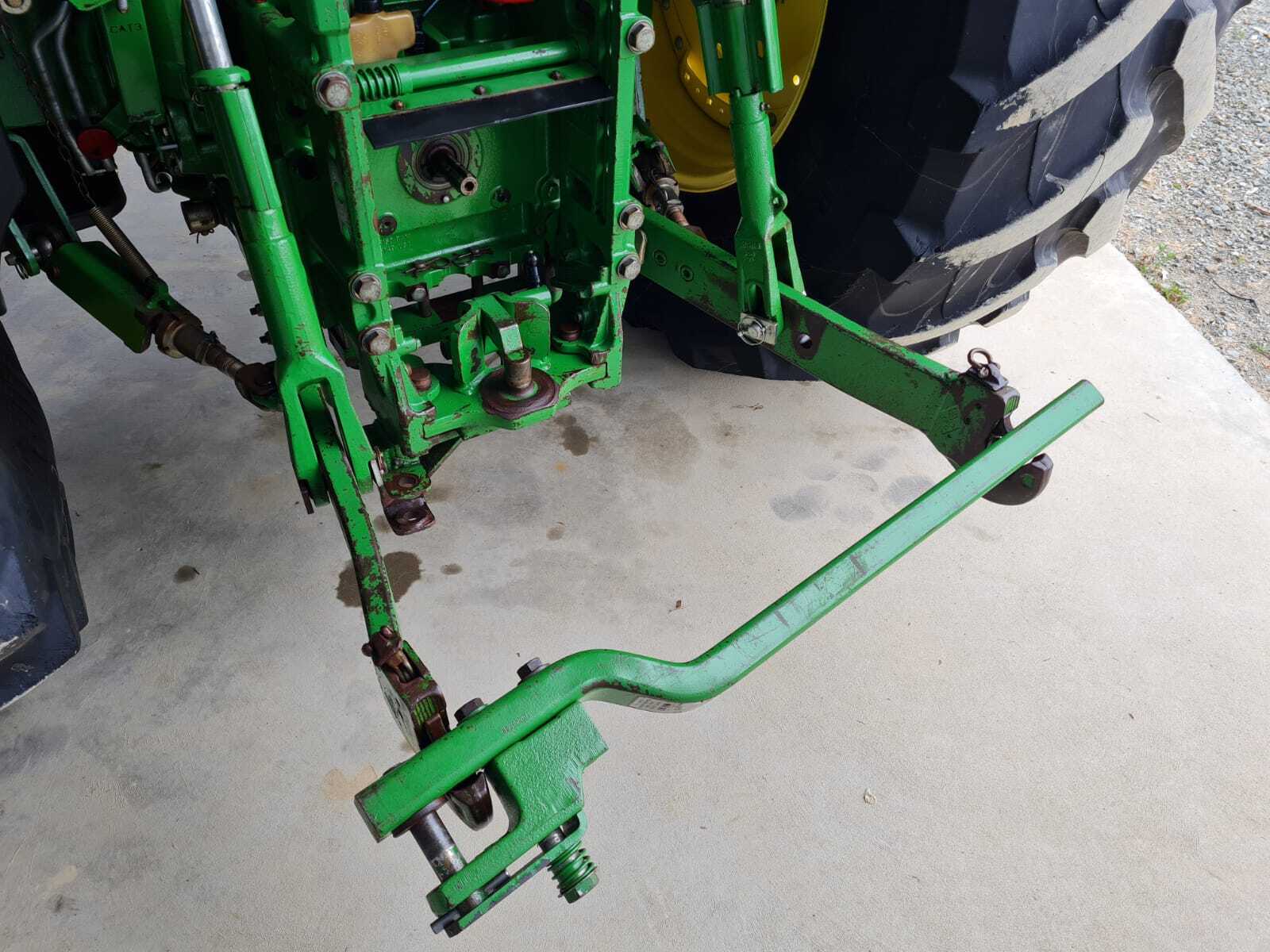 JOHN DEERE 6215R