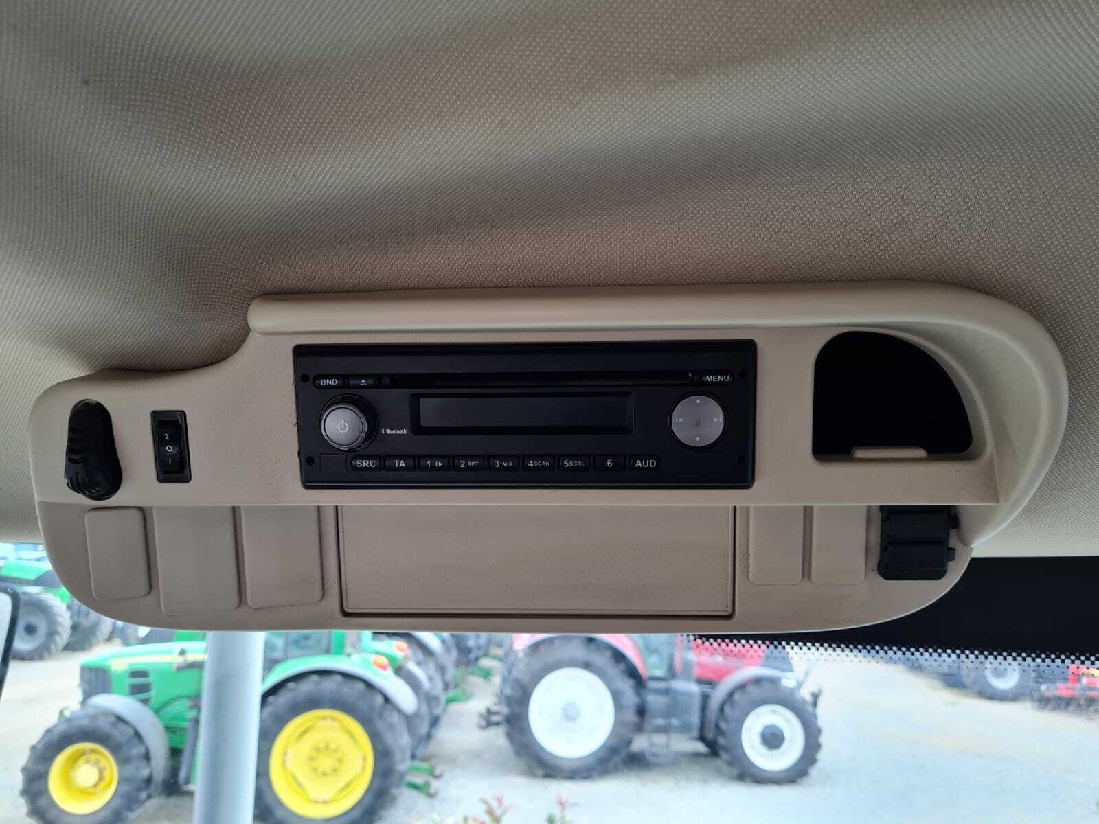 JOHN DEERE 6215R
