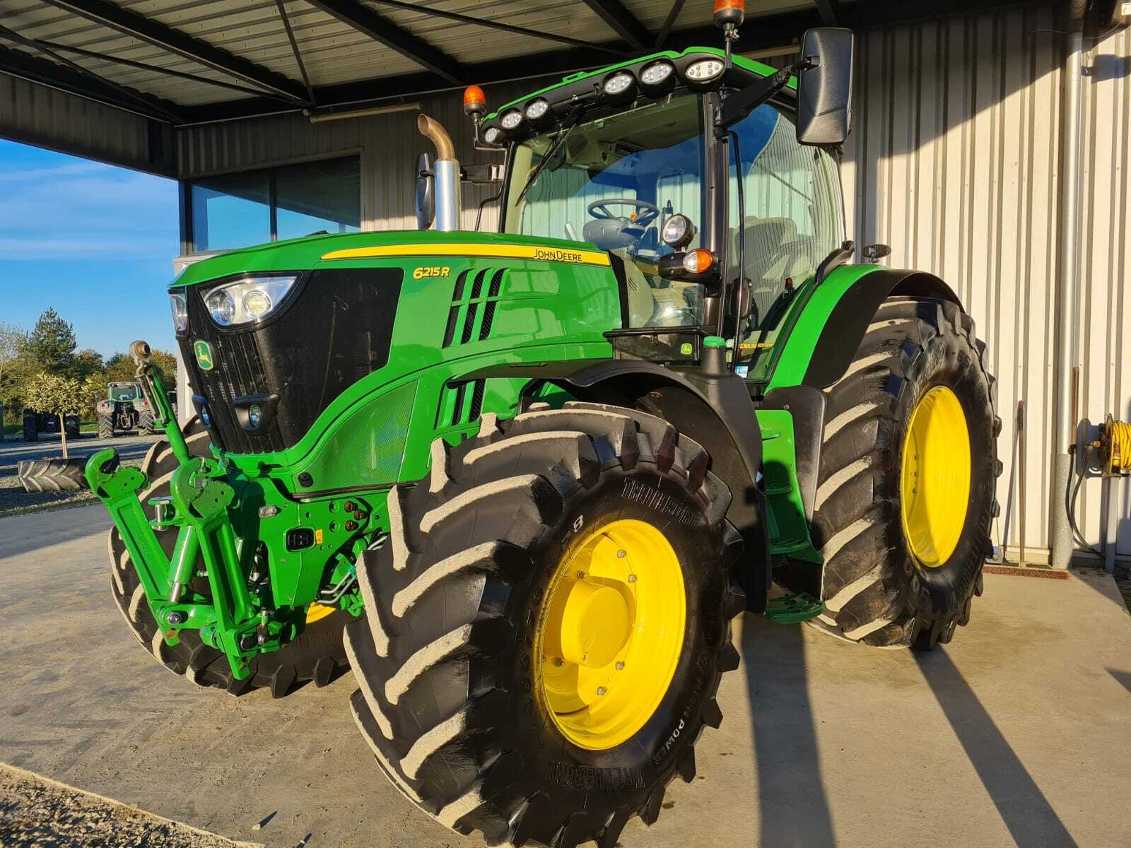 JOHN DEERE 6215R AP