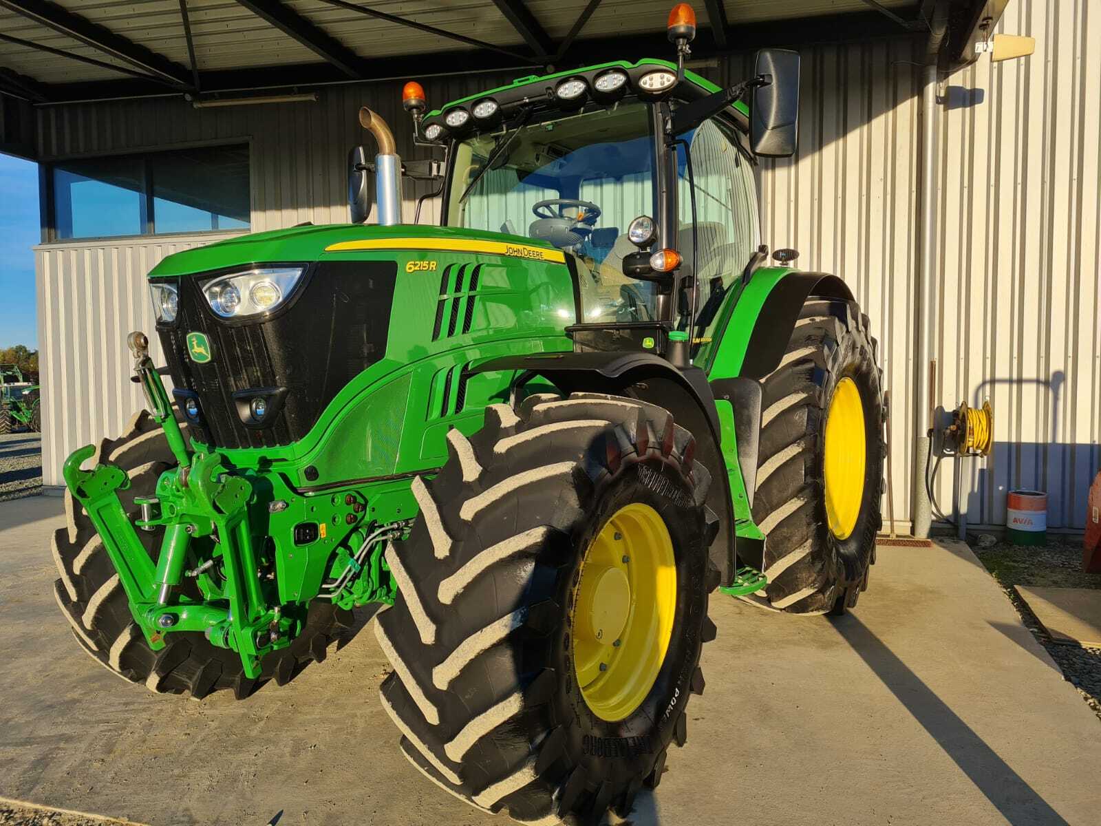 JOHN DEERE 6215R AP