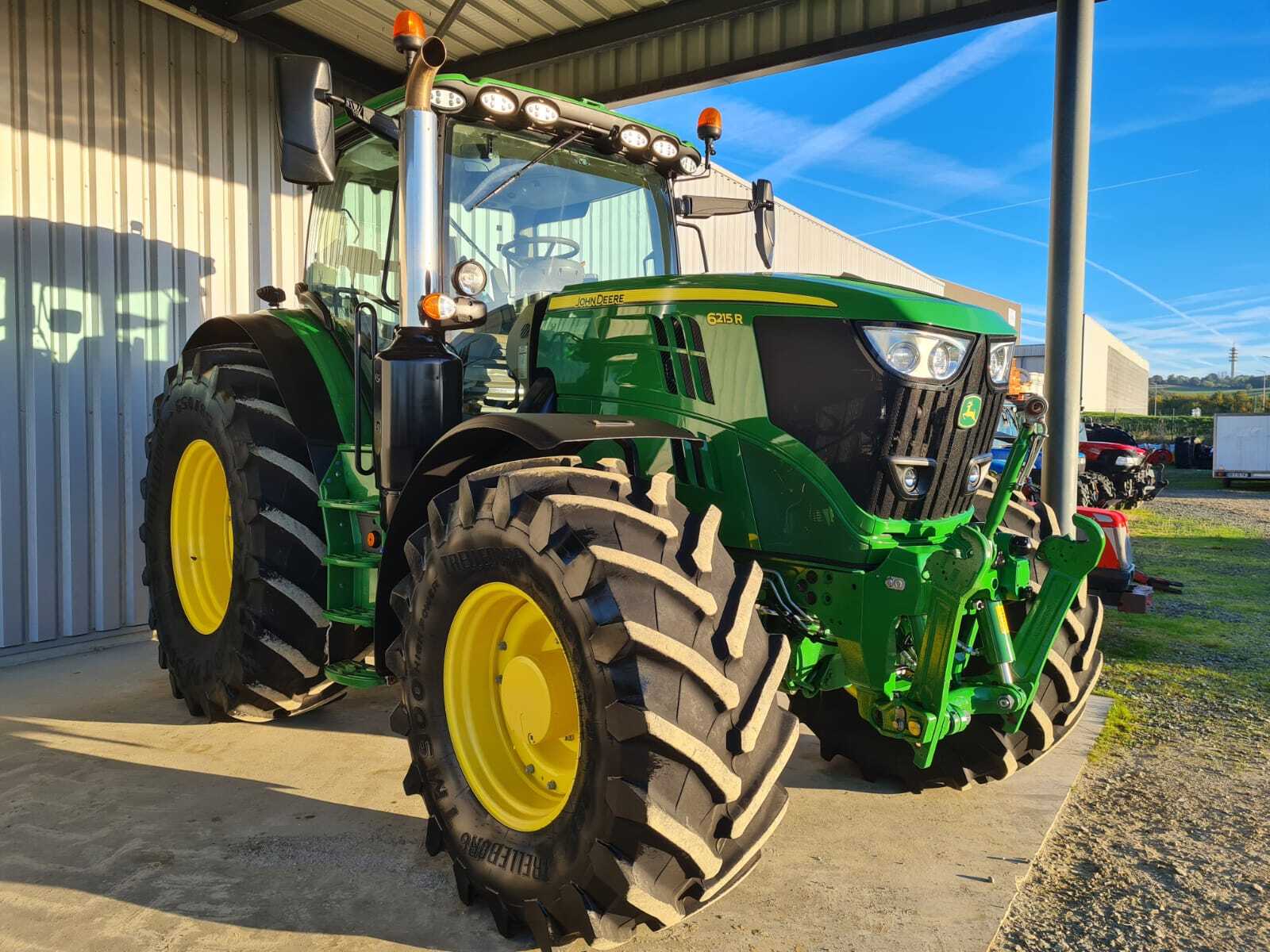 JOHN DEERE 6215R AP