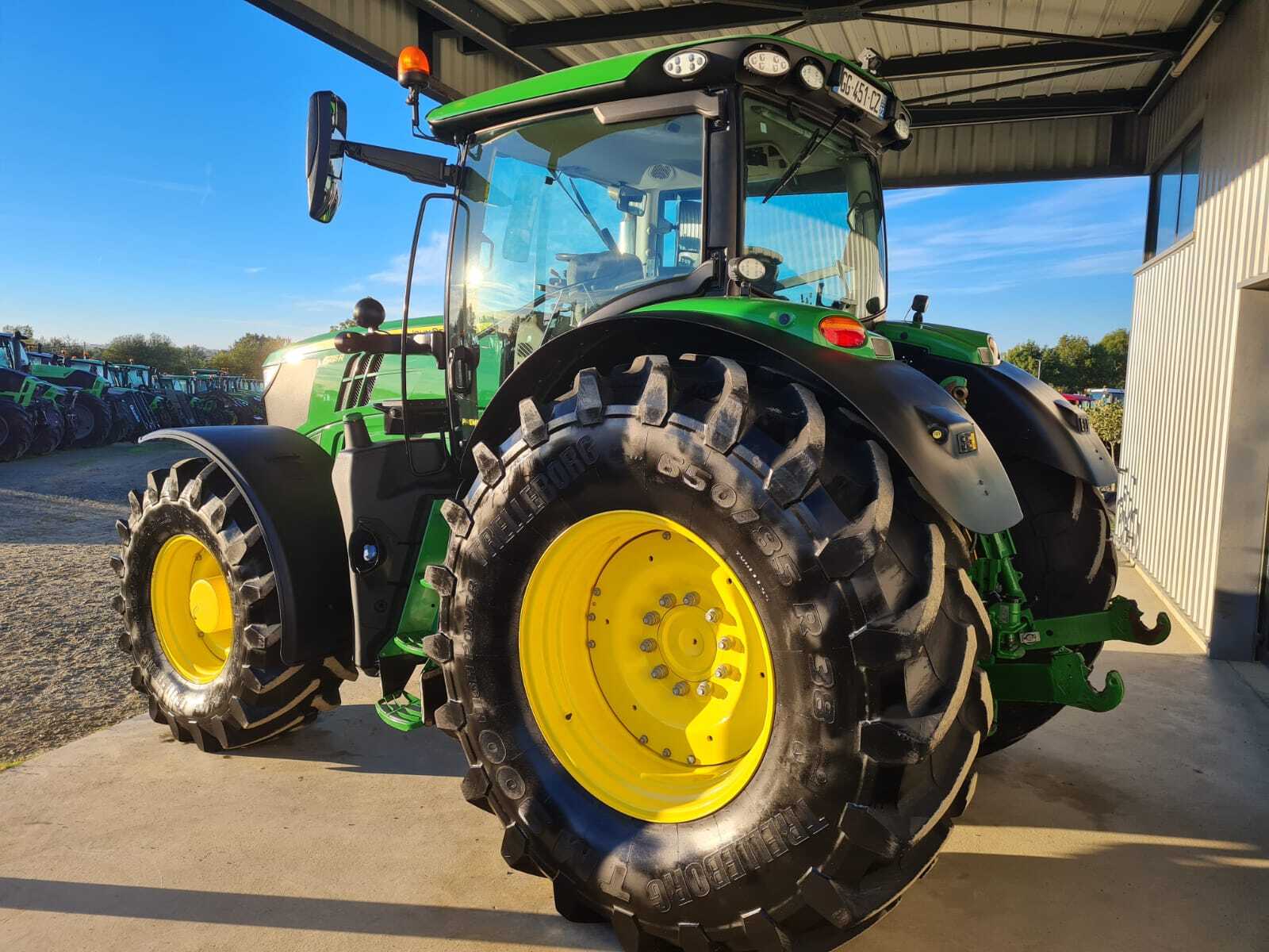 JOHN DEERE 6215R AP