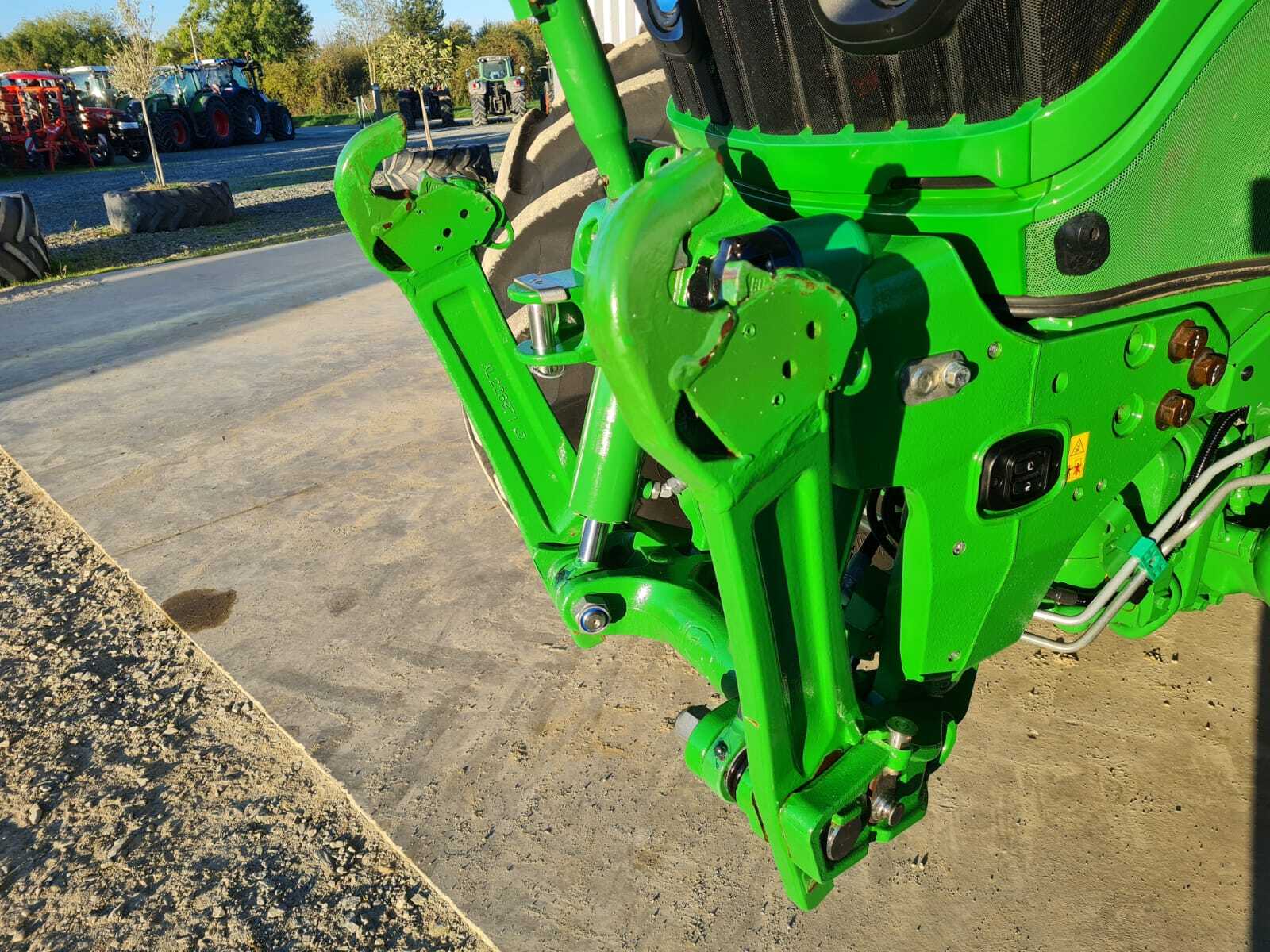 JOHN DEERE 6215R AP