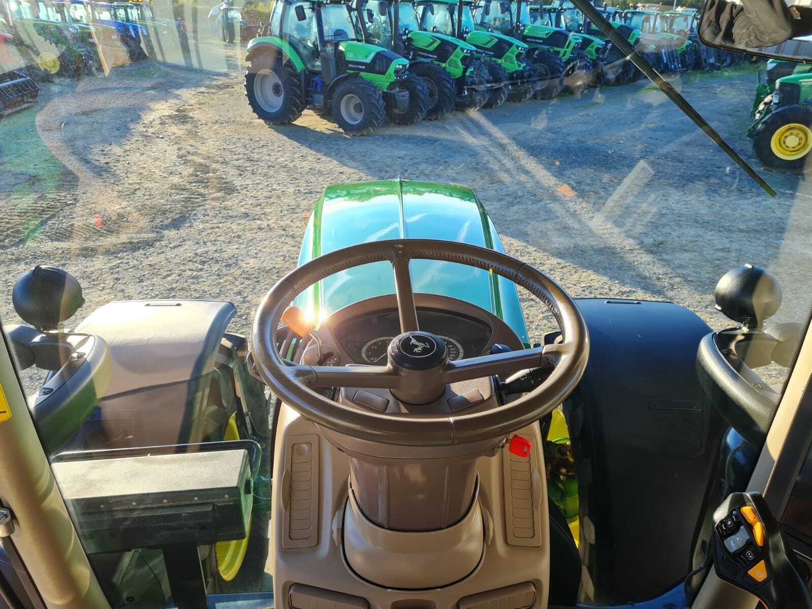 JOHN DEERE 6215R AP