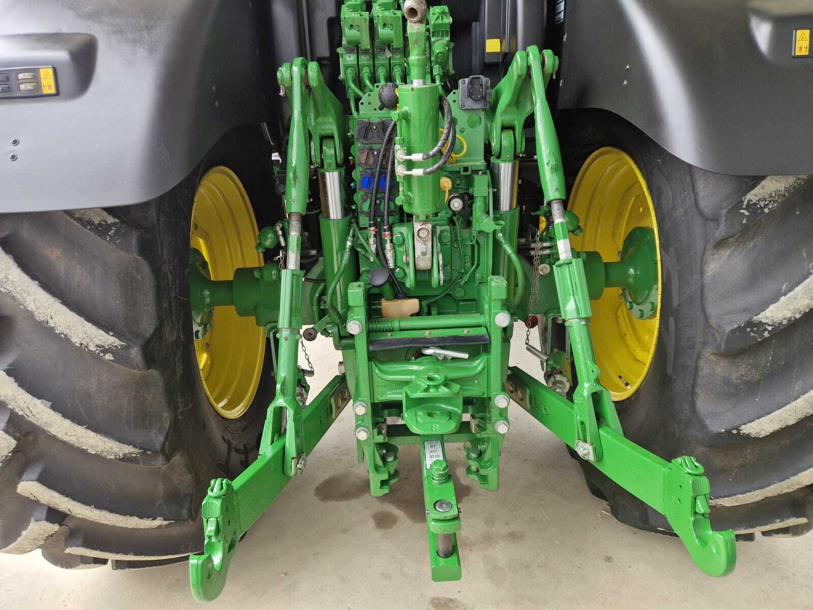 JOHN DEERE 6215R AUTOTRAC
