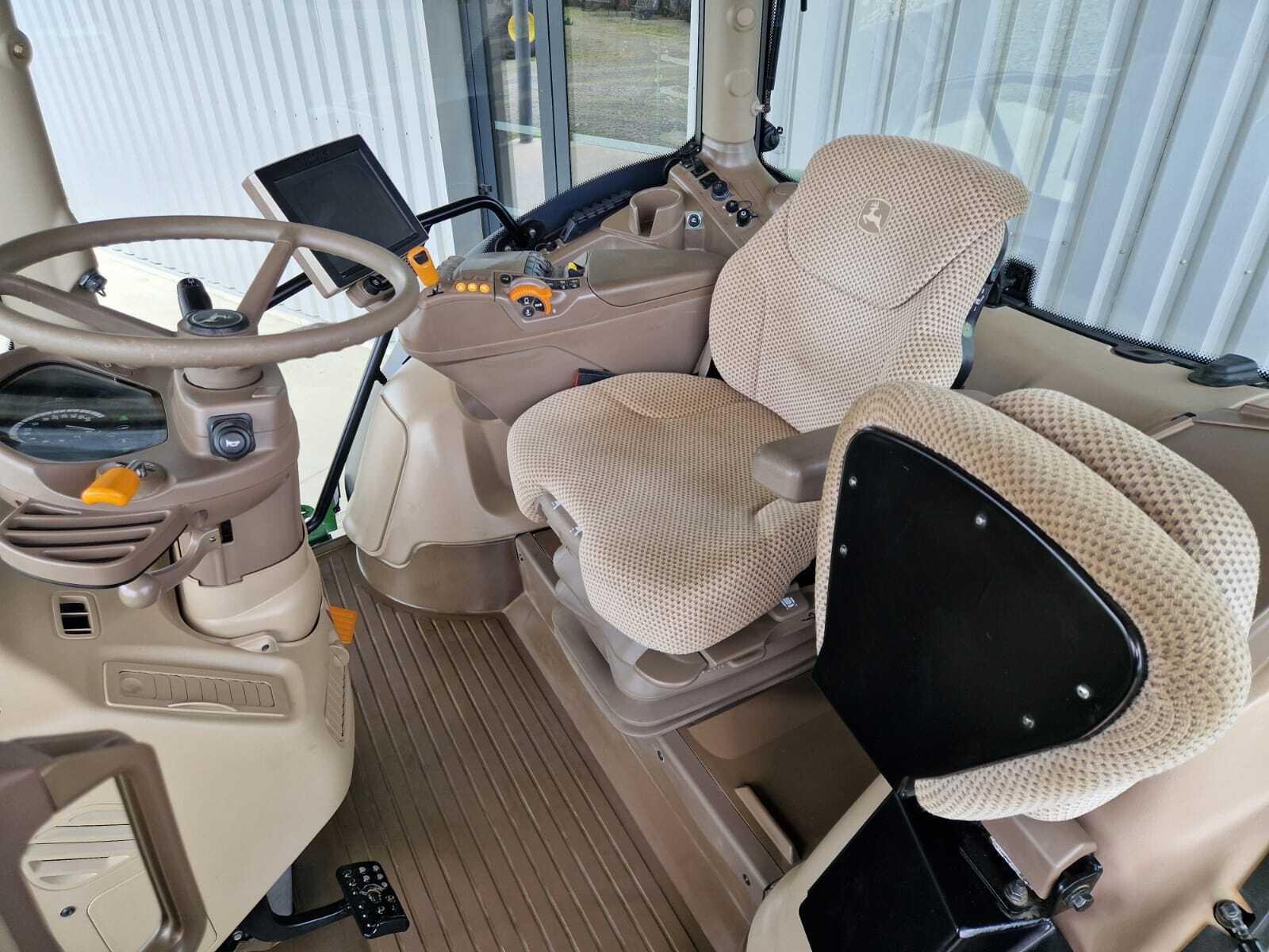 JOHN DEERE 6215R AUTOTRAC
