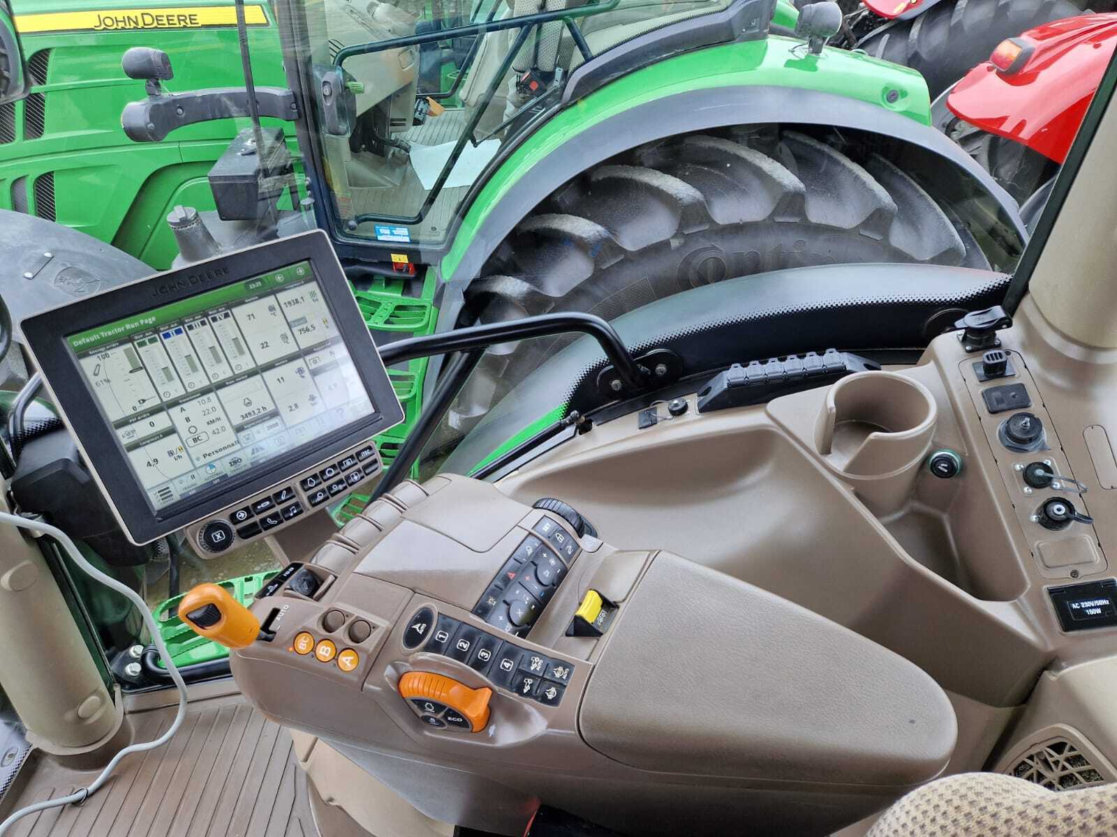 JOHN DEERE 6215R AUTOTRAC