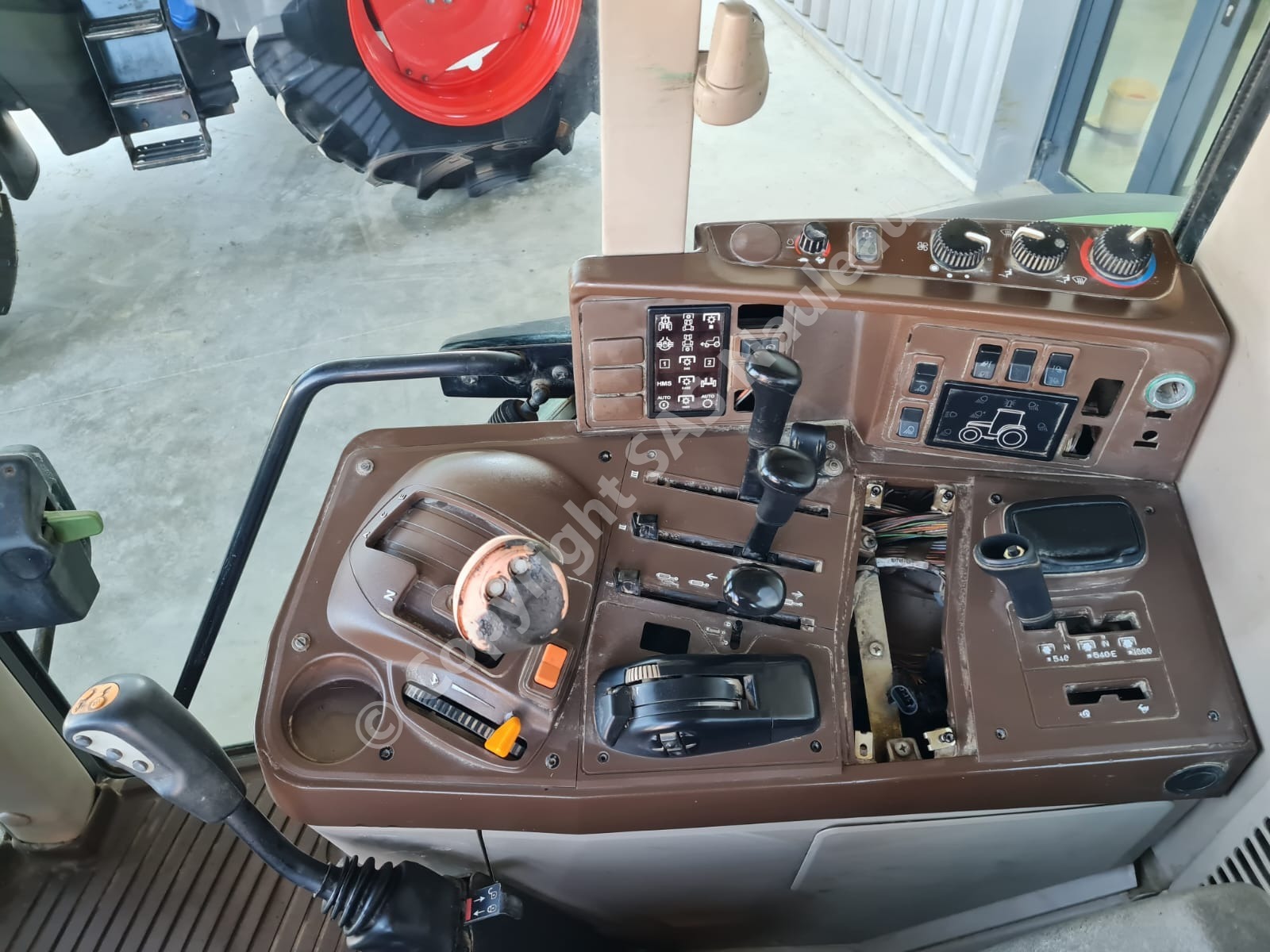 JOHN DEERE 6320 PREMIUM