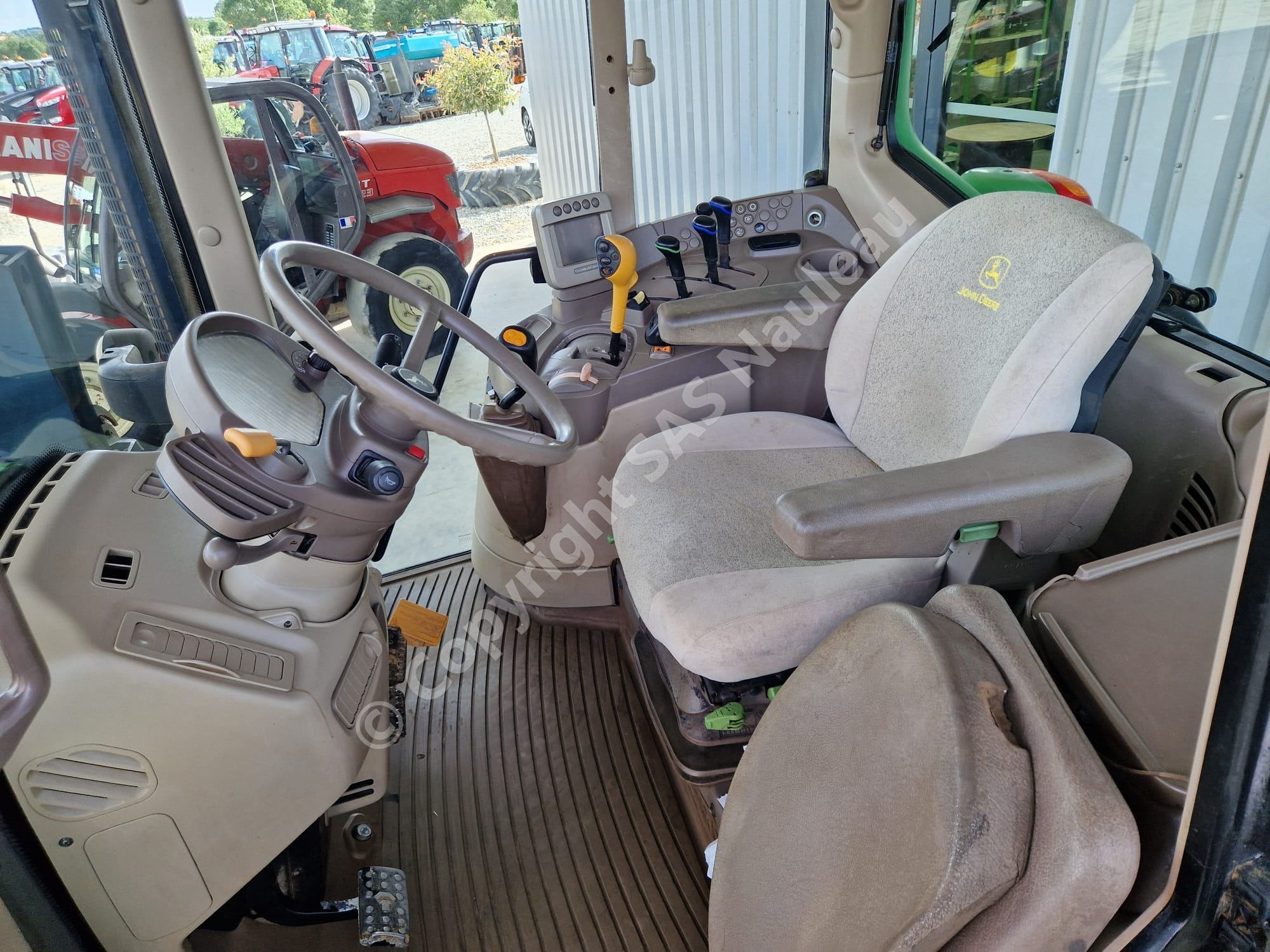 JOHN DEERE 6330 PREMIUM