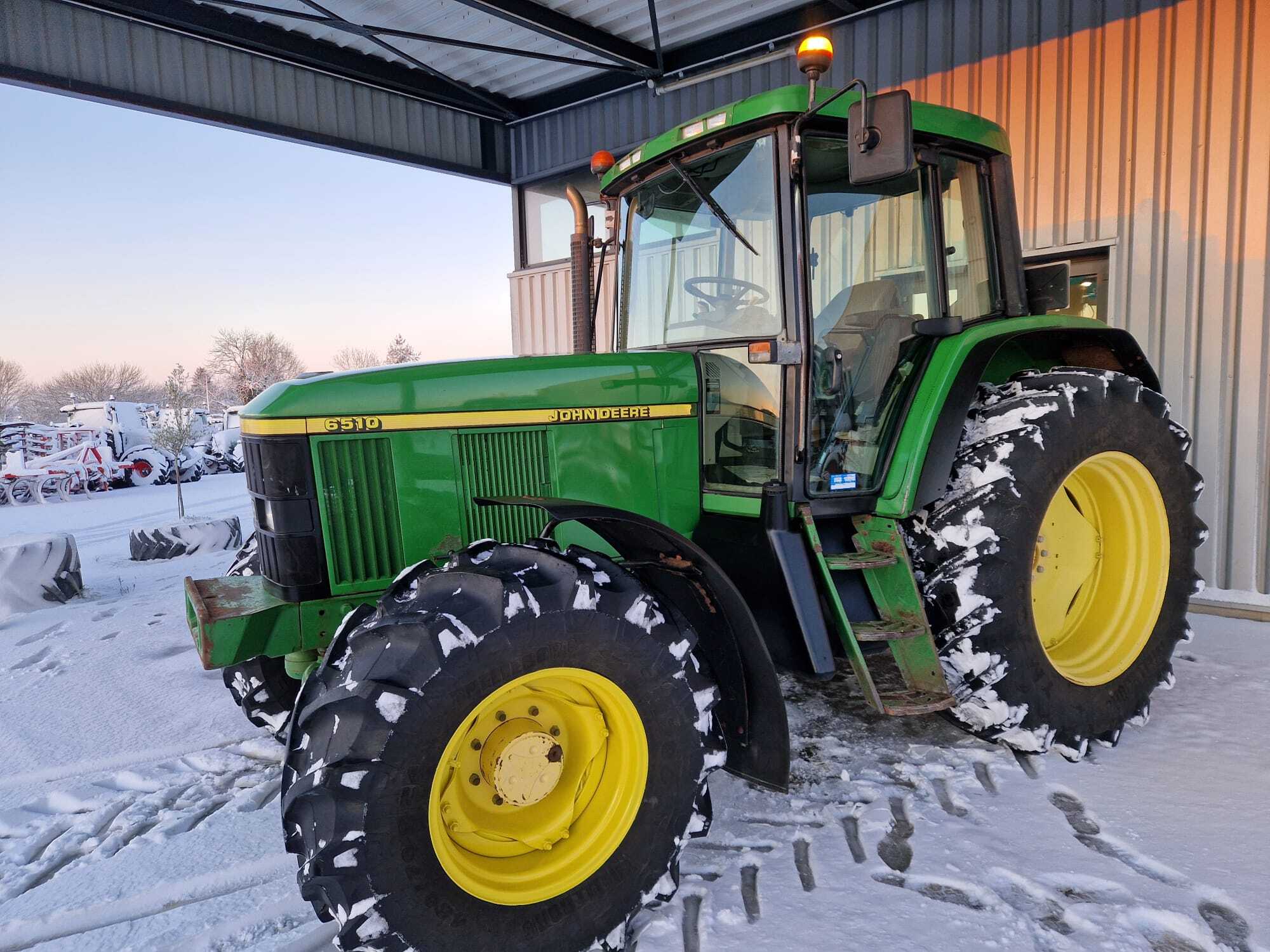 JOHN DEERE 6510