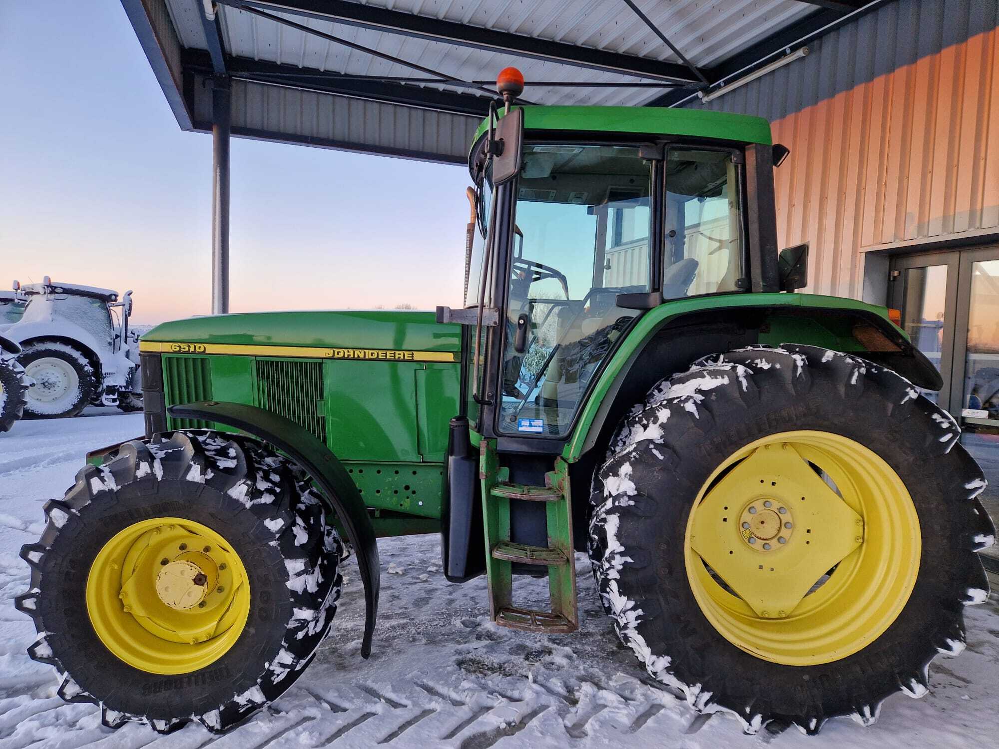 JOHN DEERE 6510