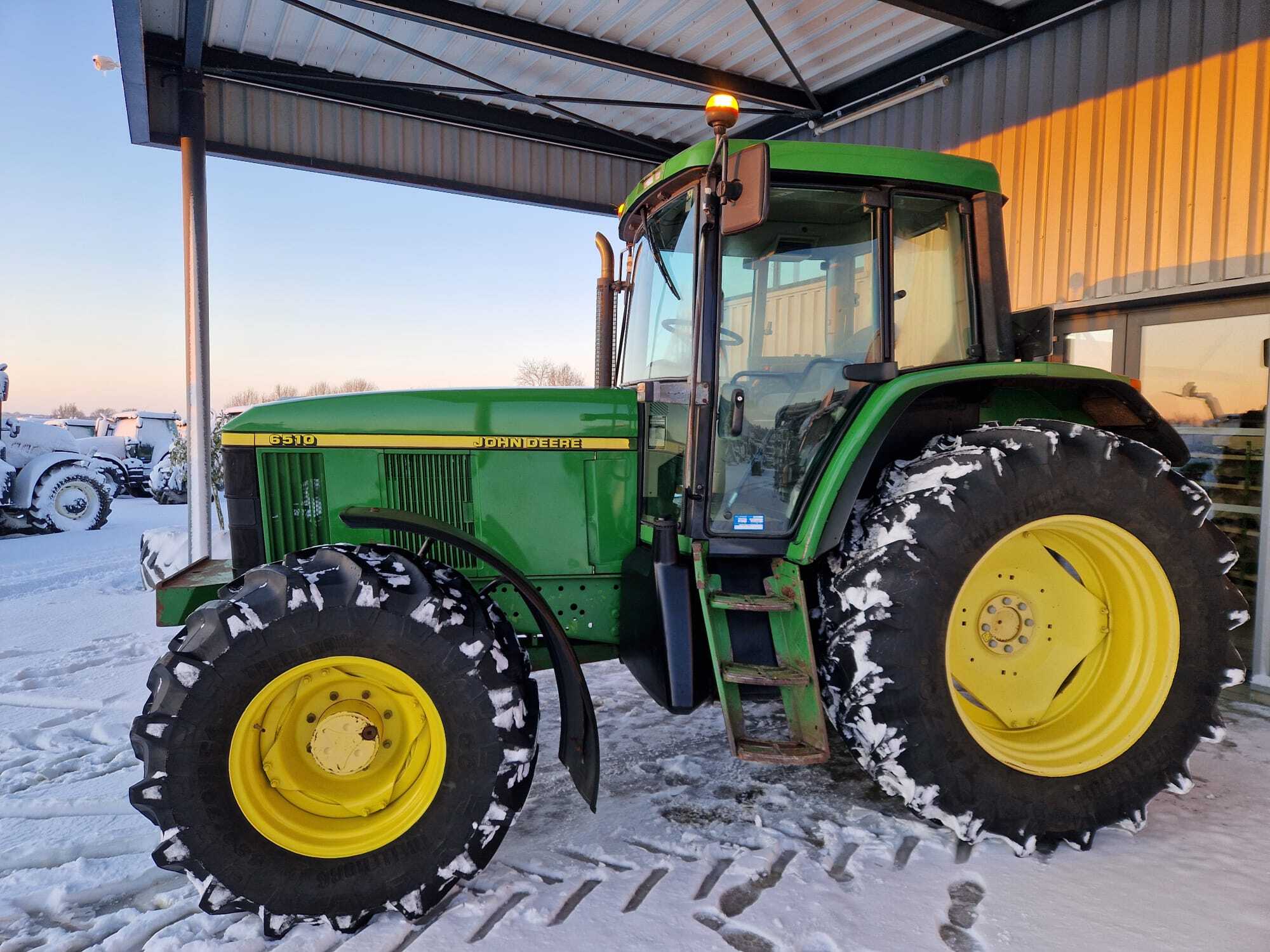 JOHN DEERE 6510