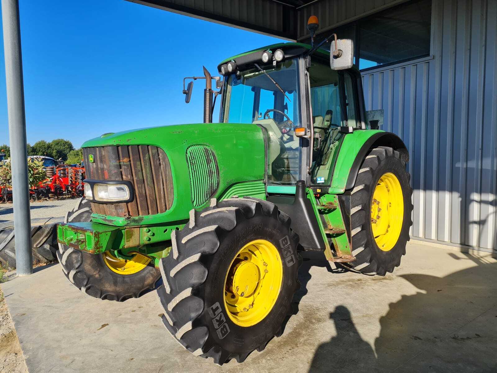 JOHN DEERE 6520