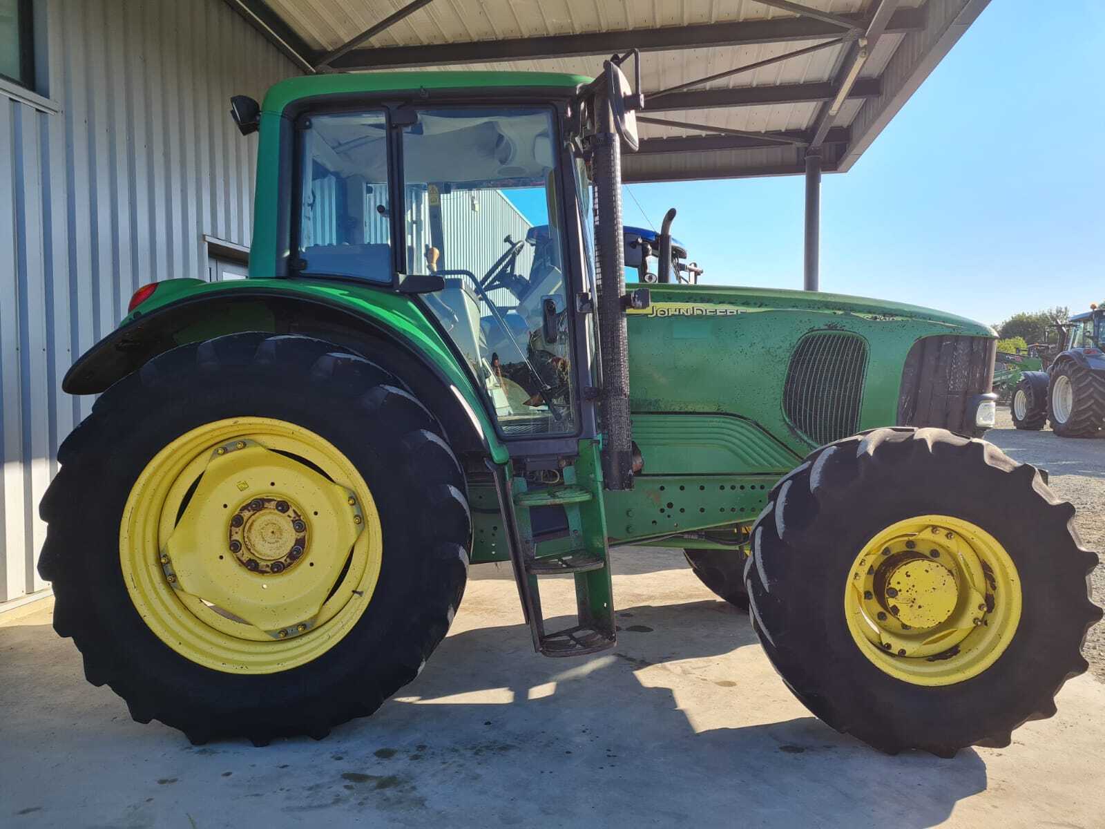 JOHN DEERE 6520