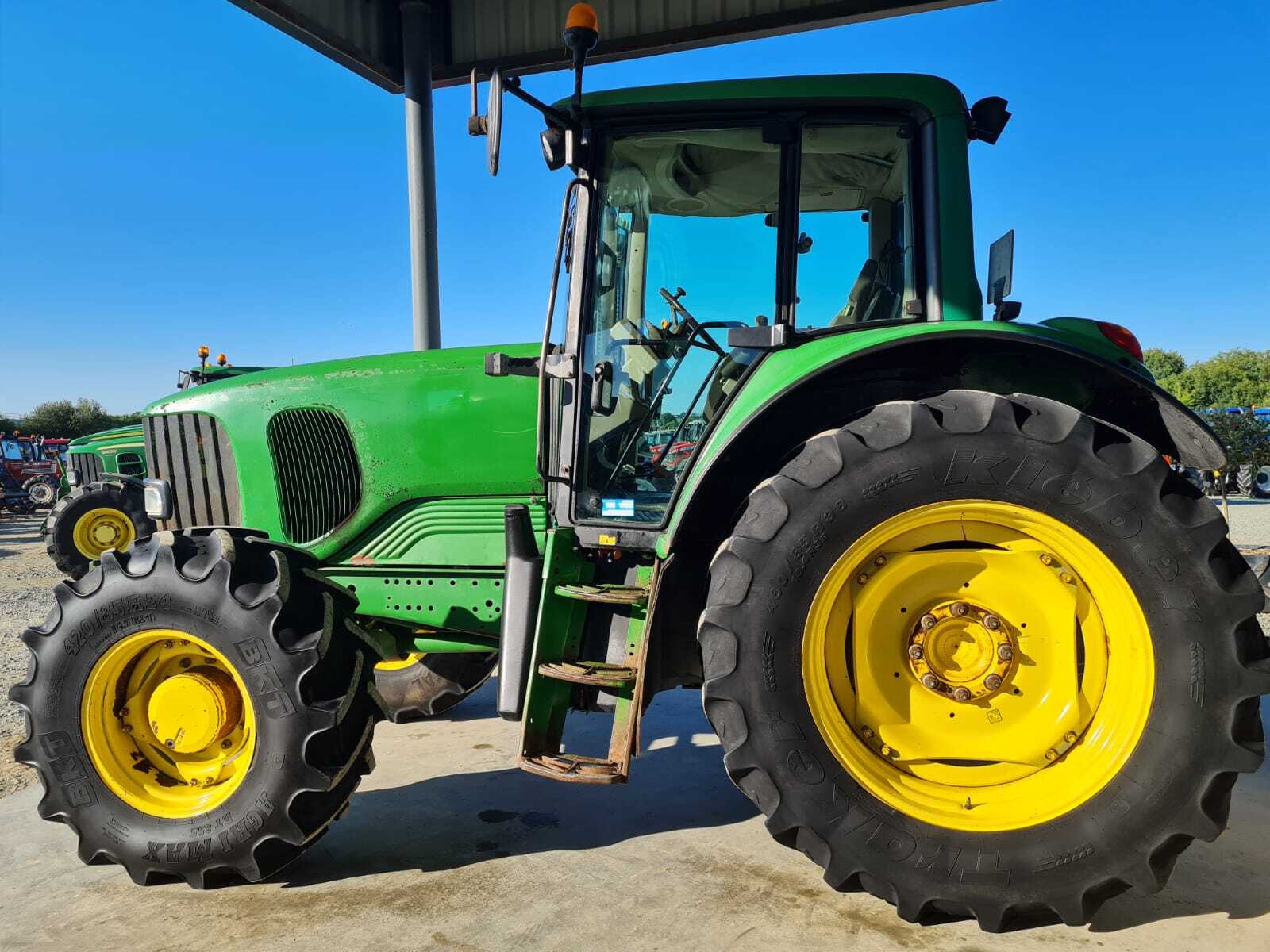 JOHN DEERE 6520