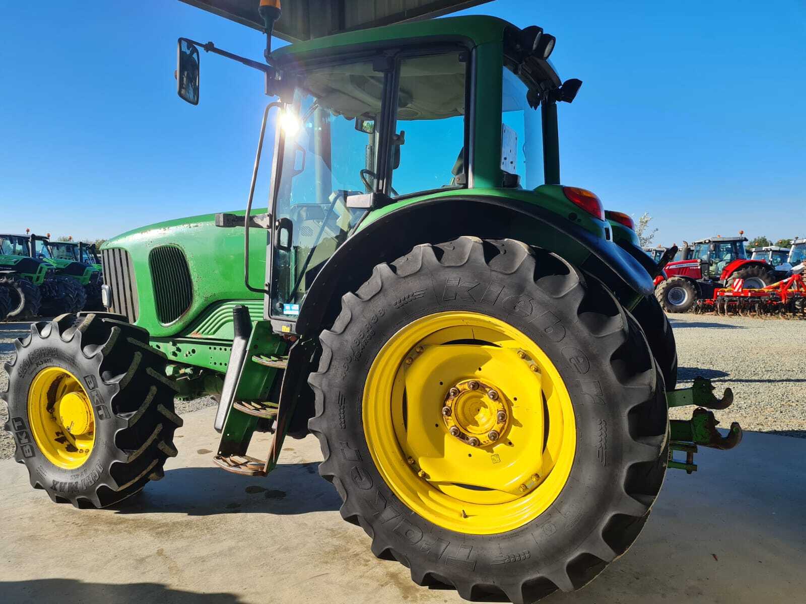 JOHN DEERE 6520