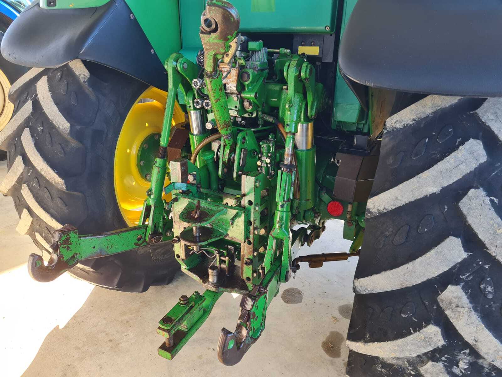 JOHN DEERE 6520