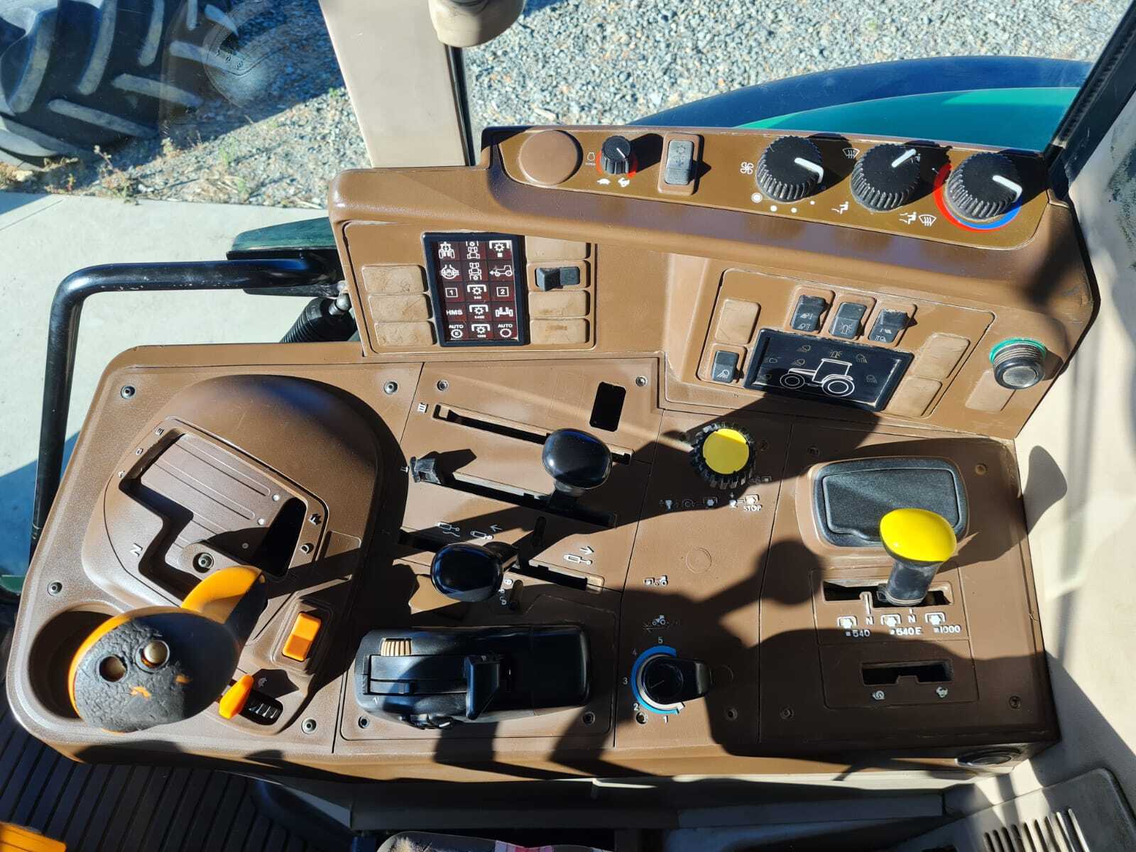 JOHN DEERE 6520