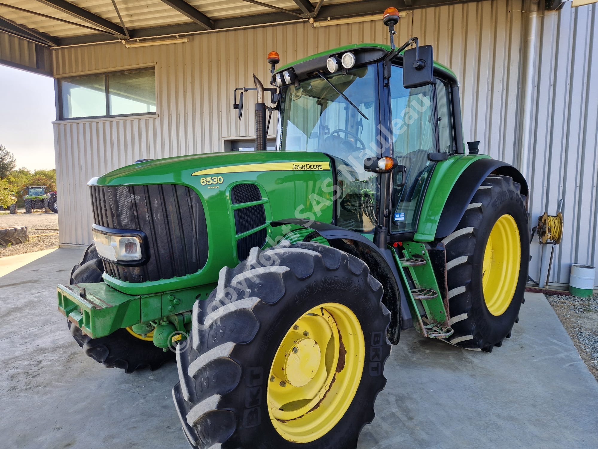 JOHN DEERE