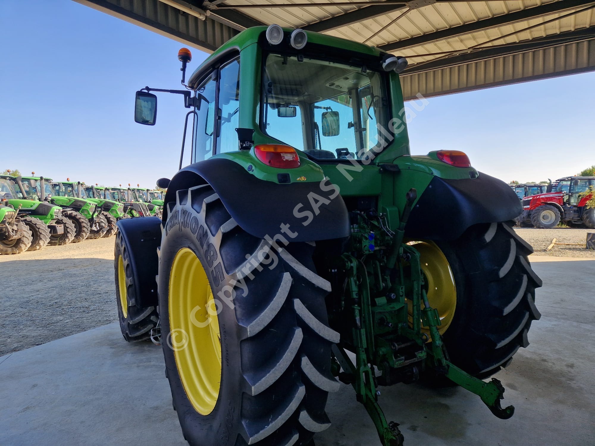 JOHN DEERE