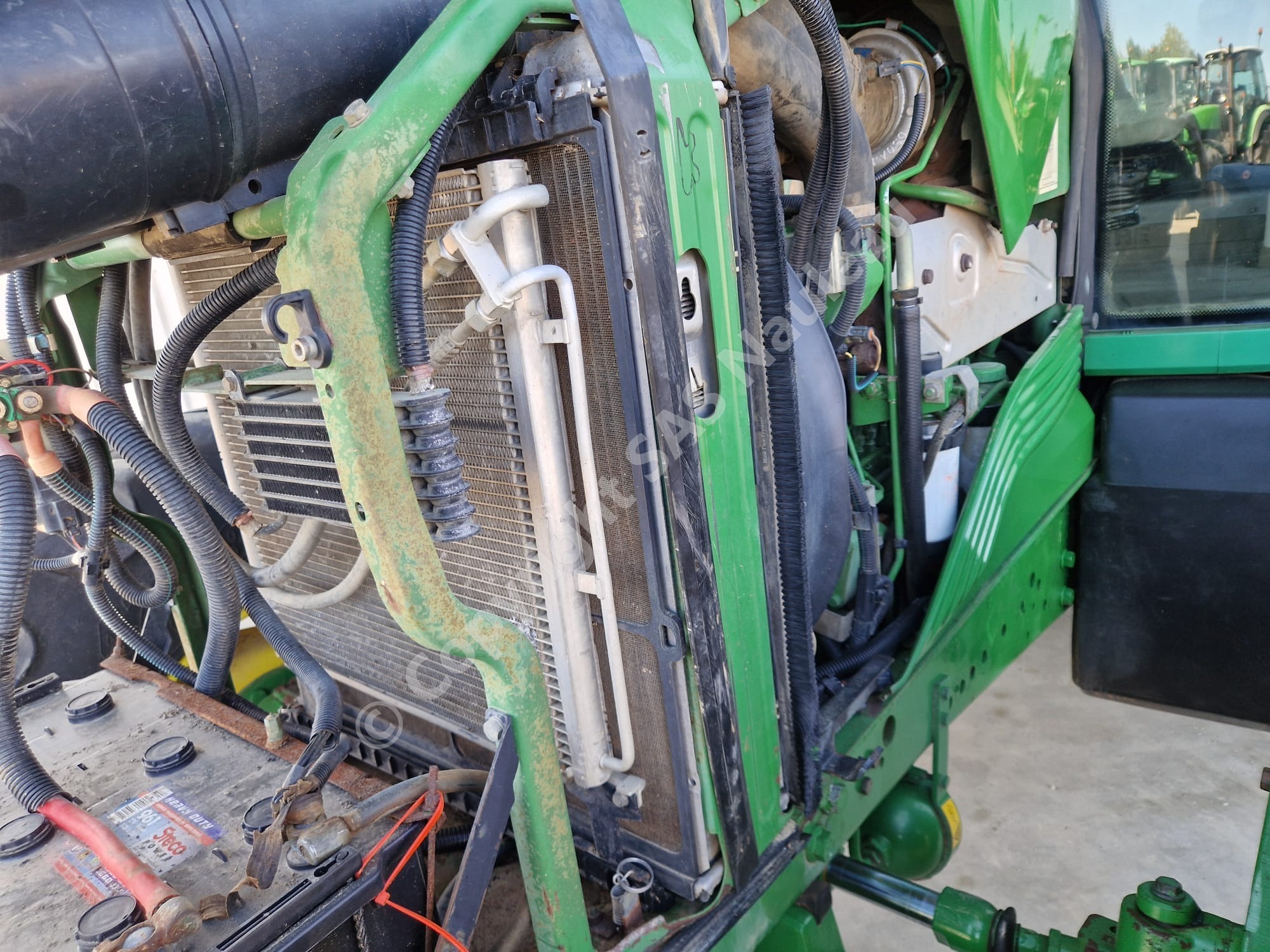JOHN DEERE