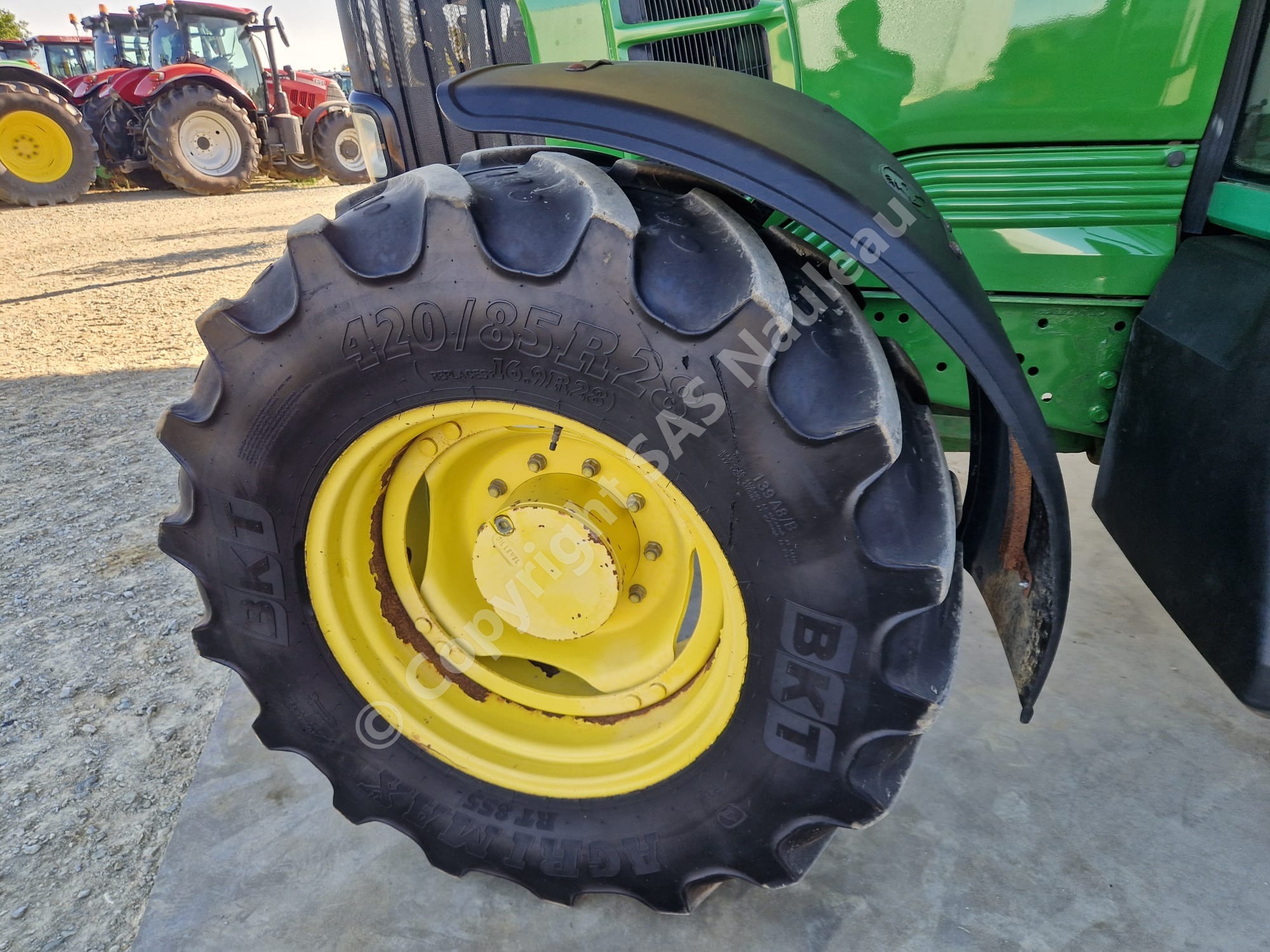 JOHN DEERE
