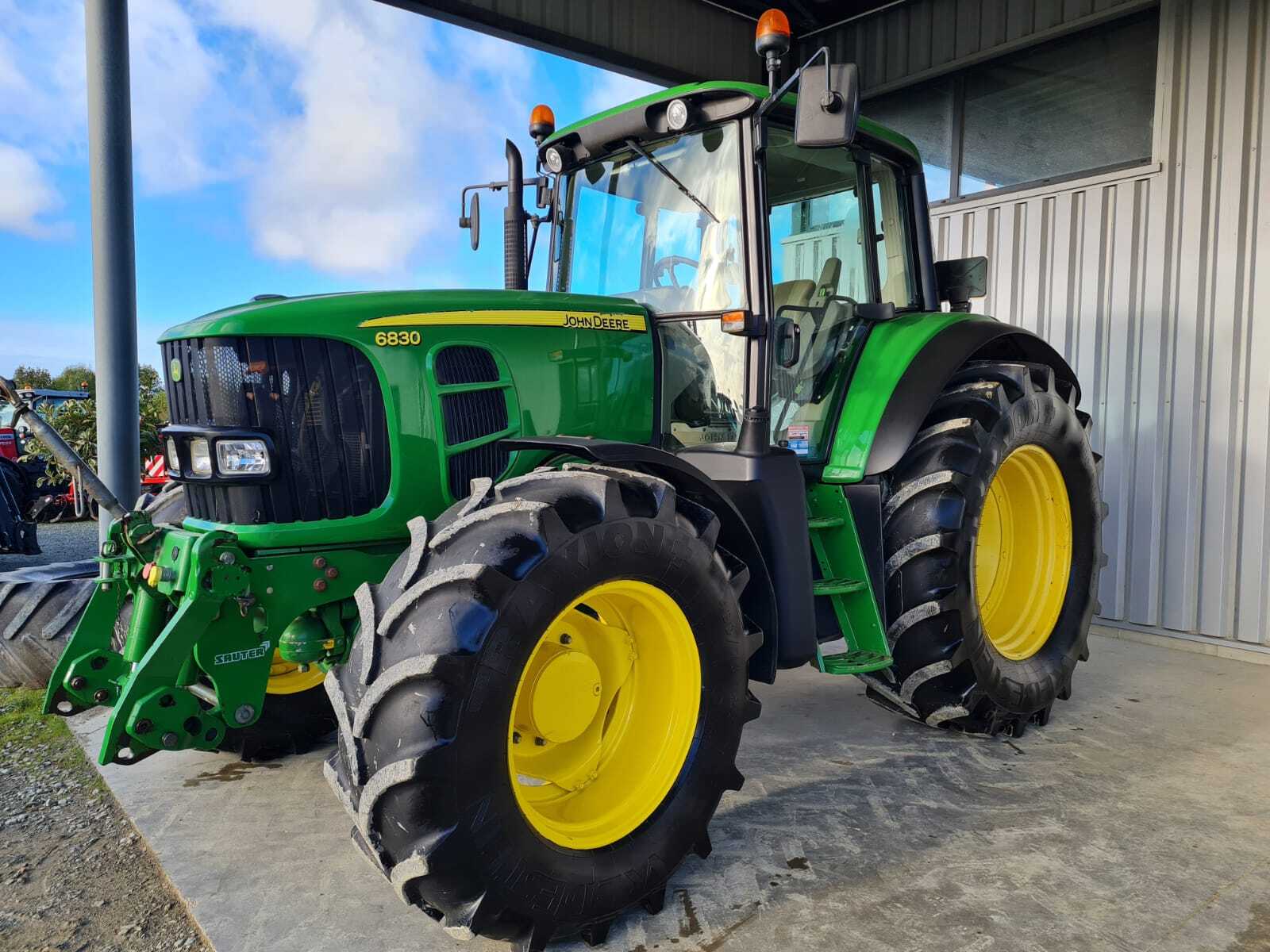 JOHN DEERE 6830