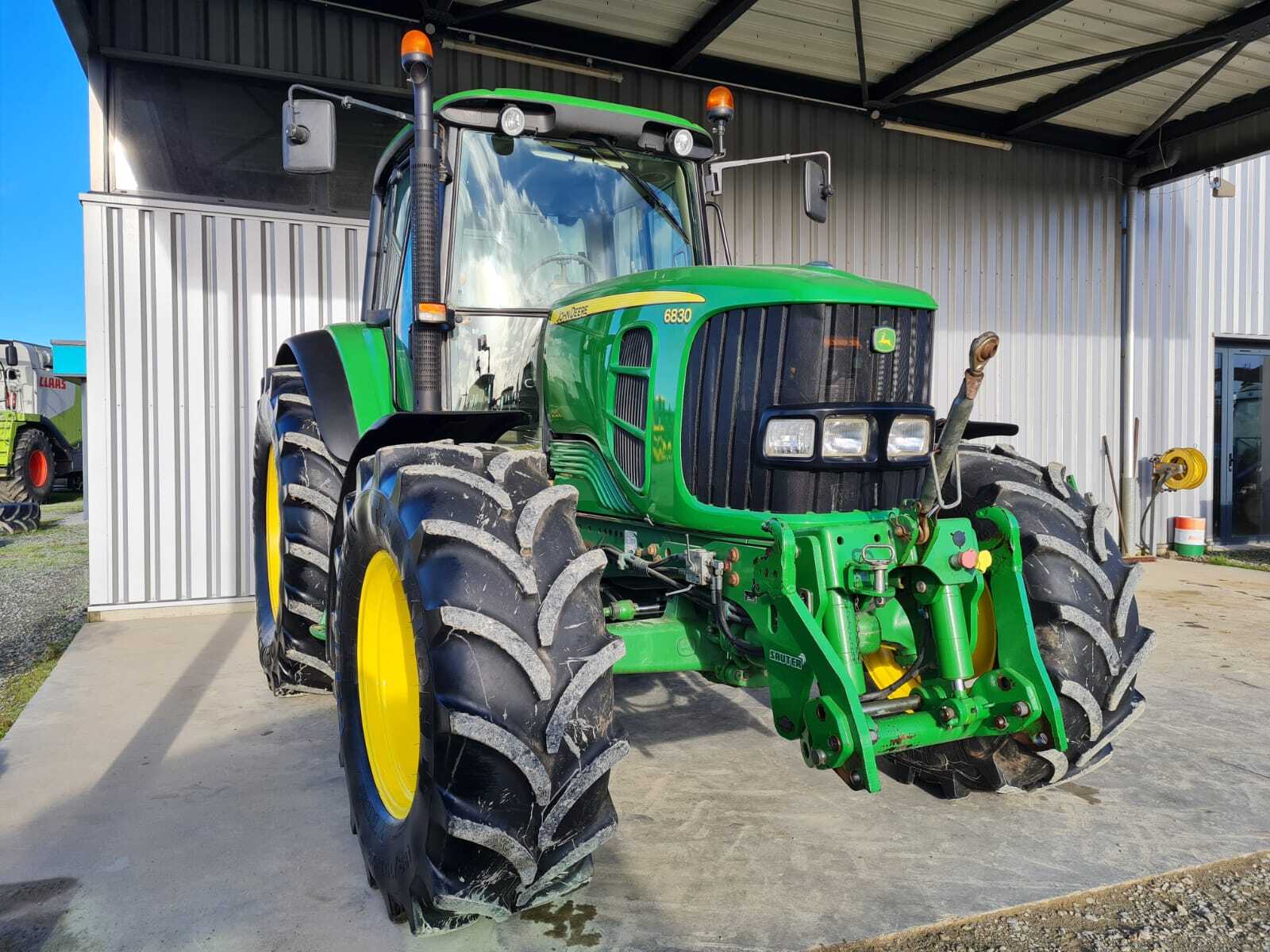JOHN DEERE 6830