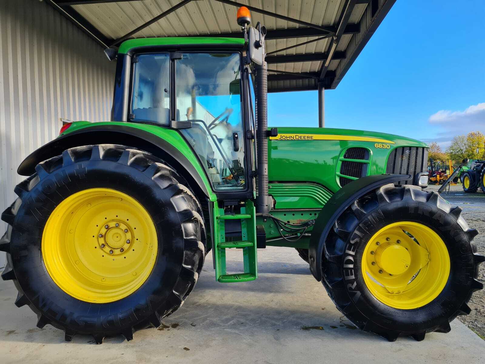 JOHN DEERE 6830