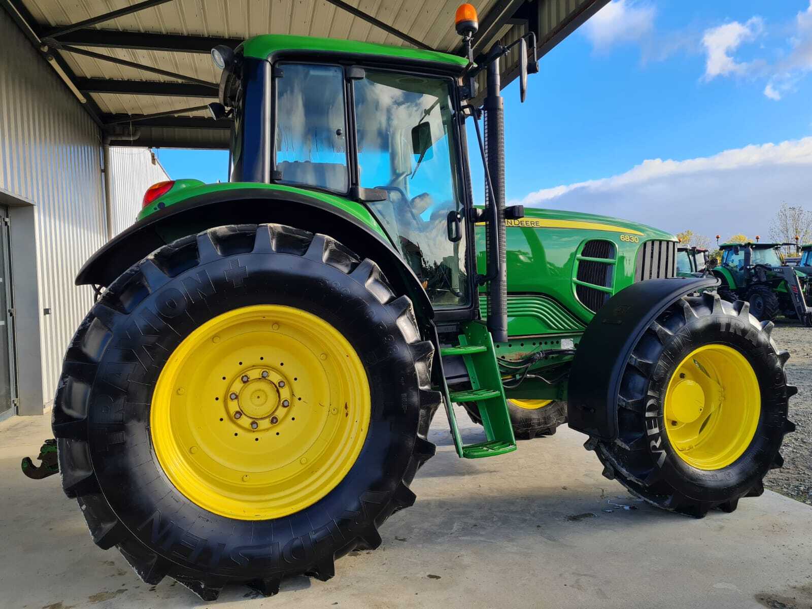 JOHN DEERE 6830