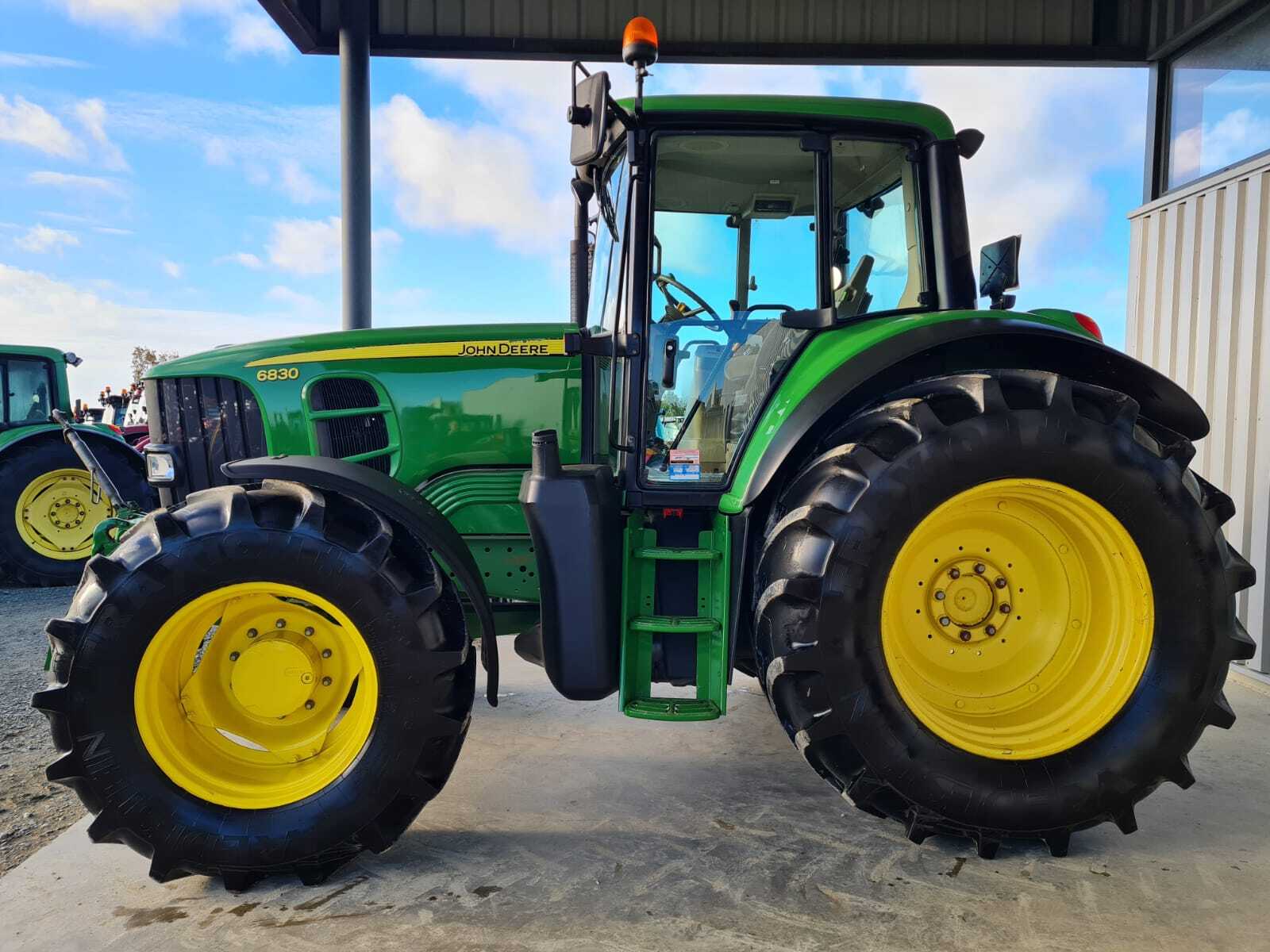 JOHN DEERE 6830