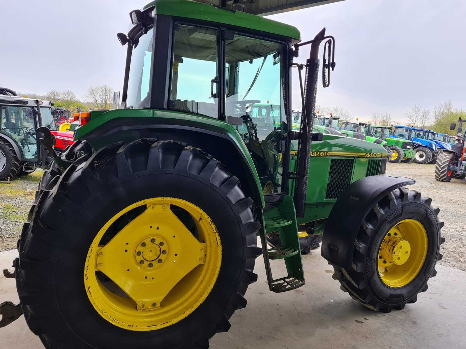 JOHN DEERE 6900