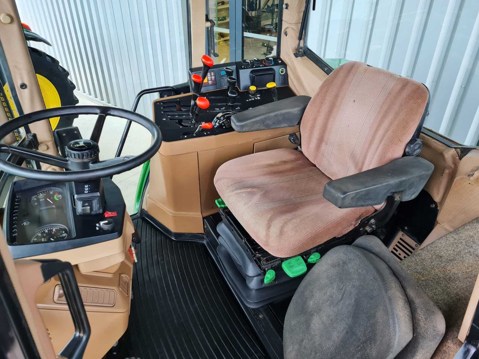 JOHN DEERE 6900